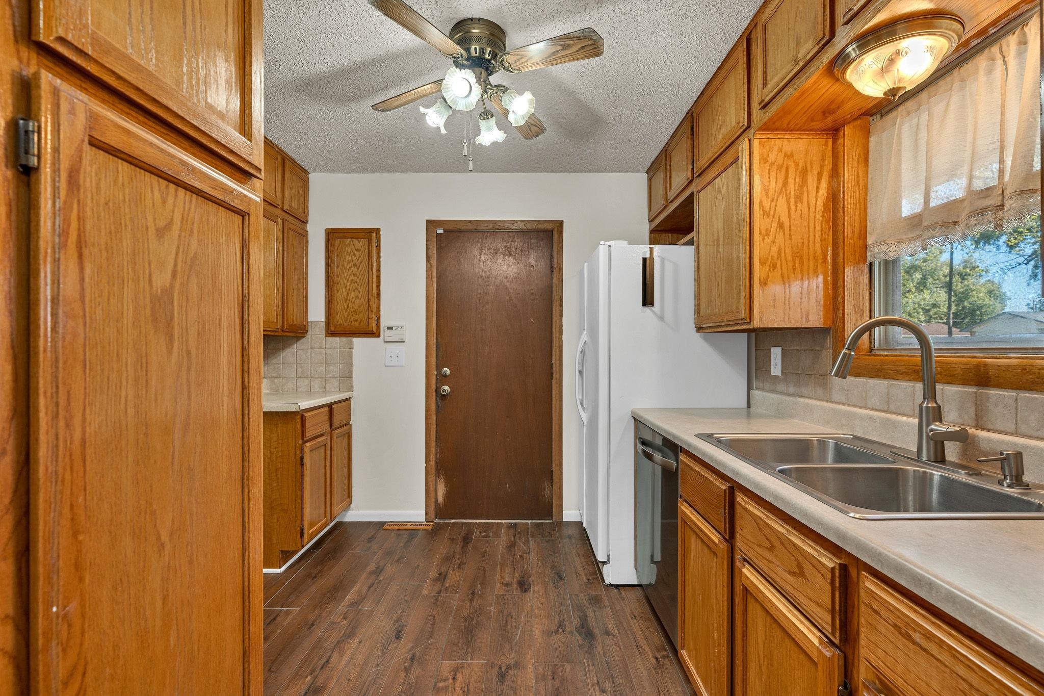1325 N Anna Property Photo 10