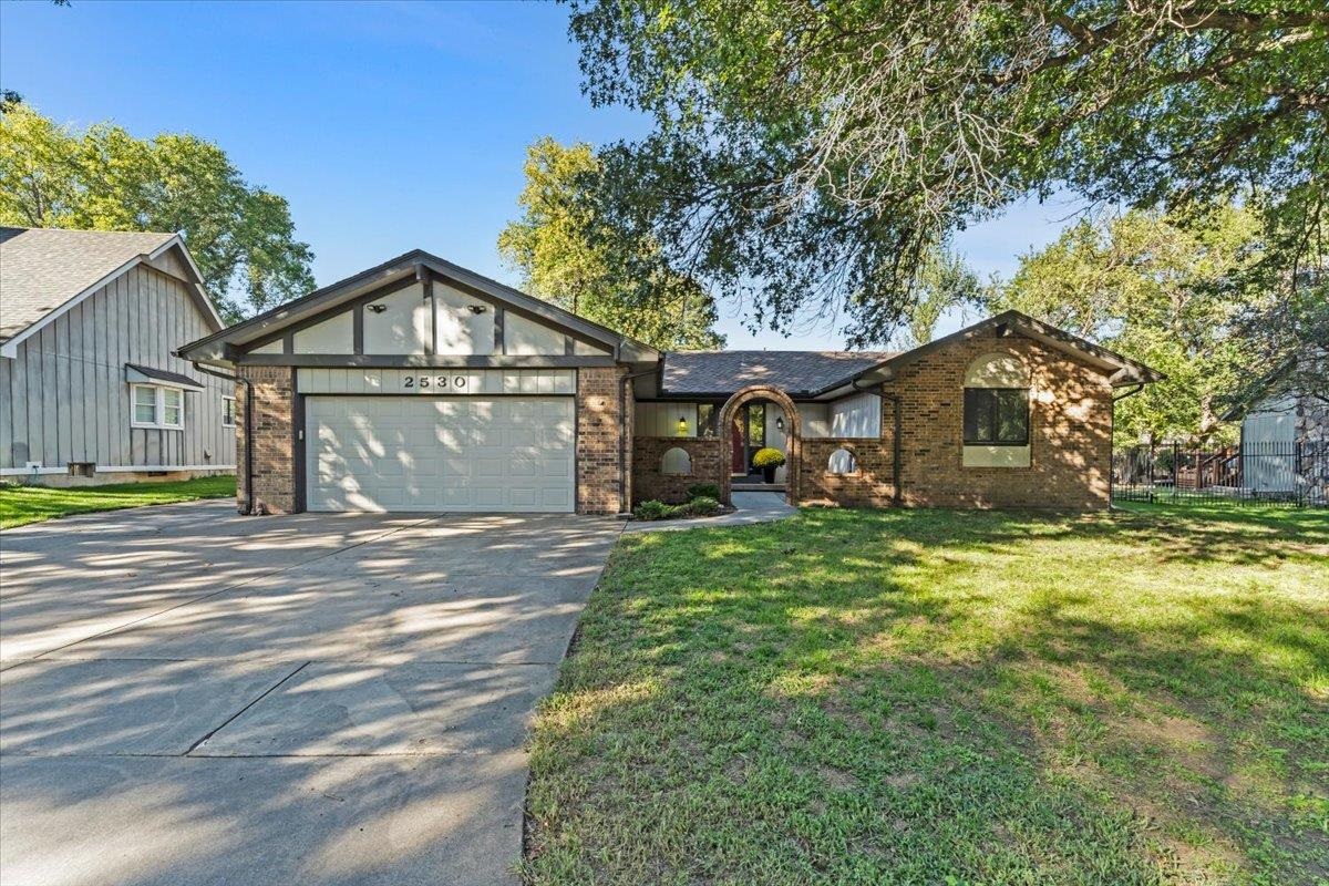 2530 Glacier Dr Property Photo 1