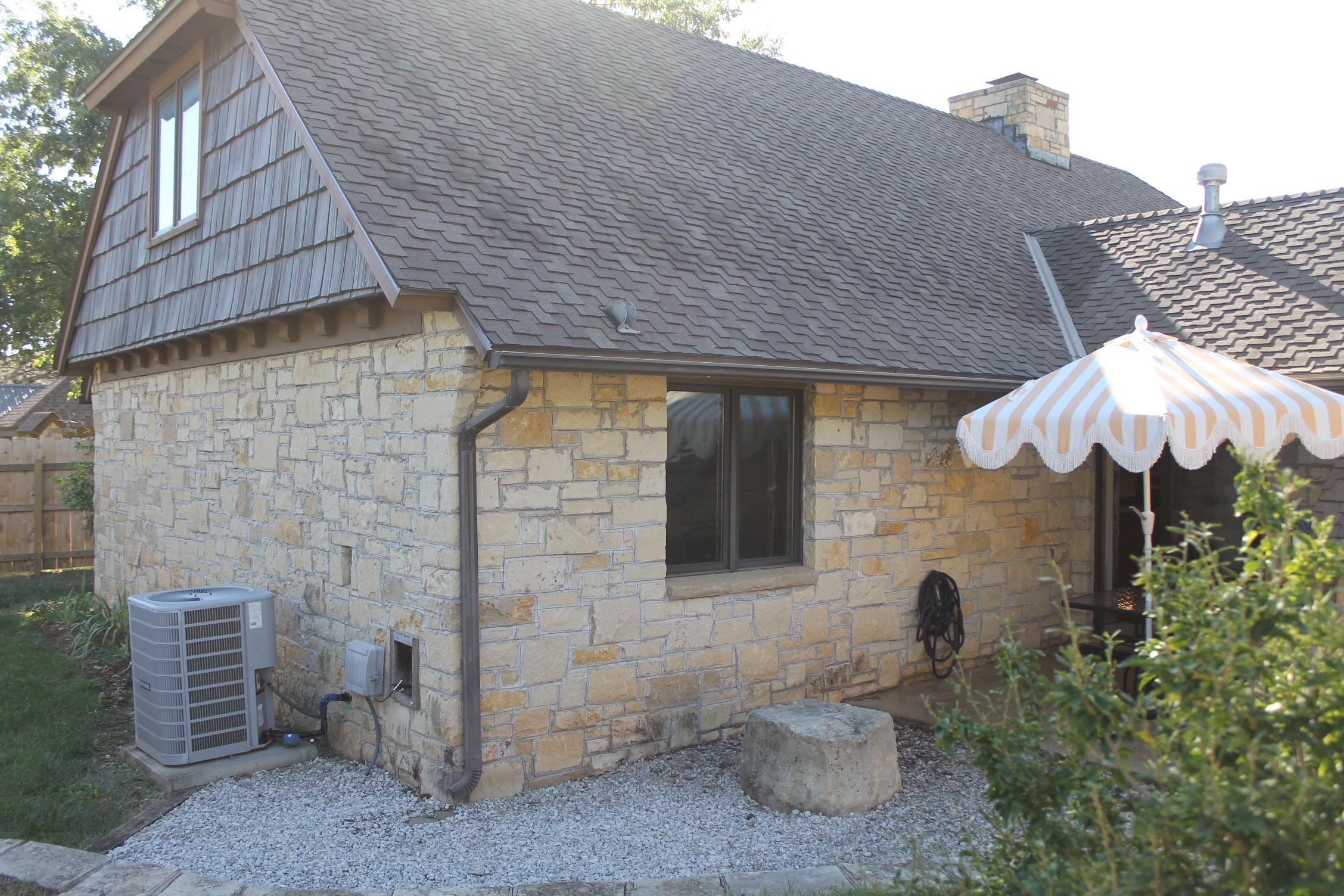 1710 Cotswold Ln Property Photo 5