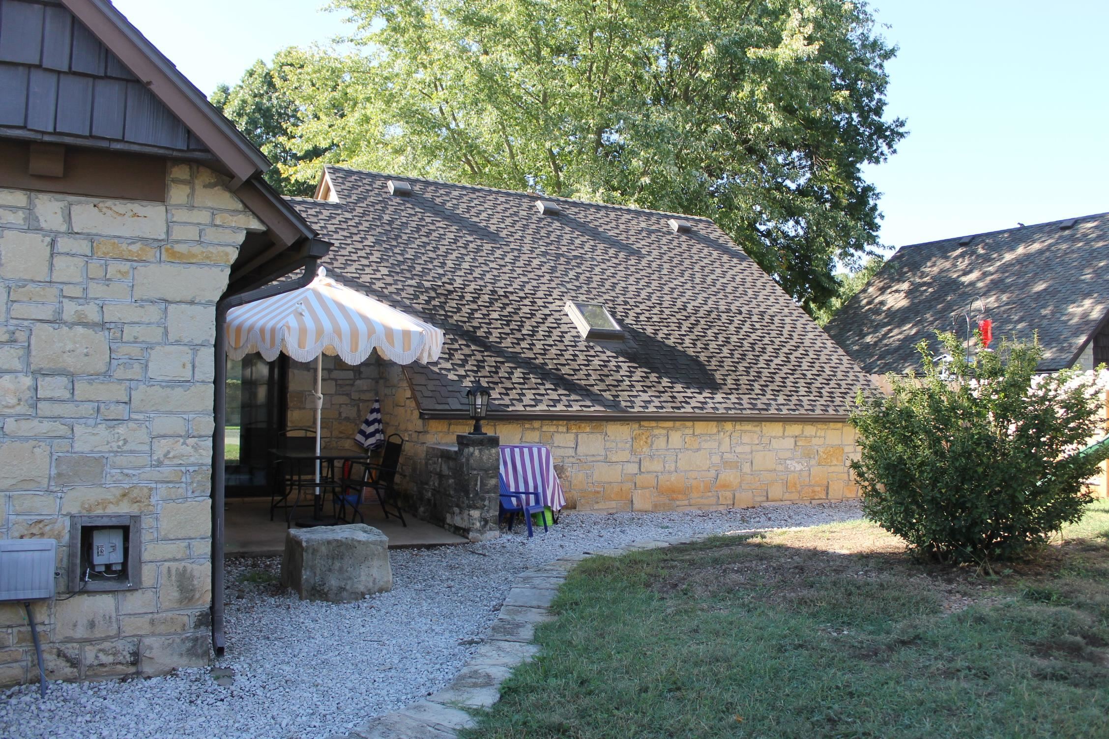 1710 Cotswold Ln Property Photo 6