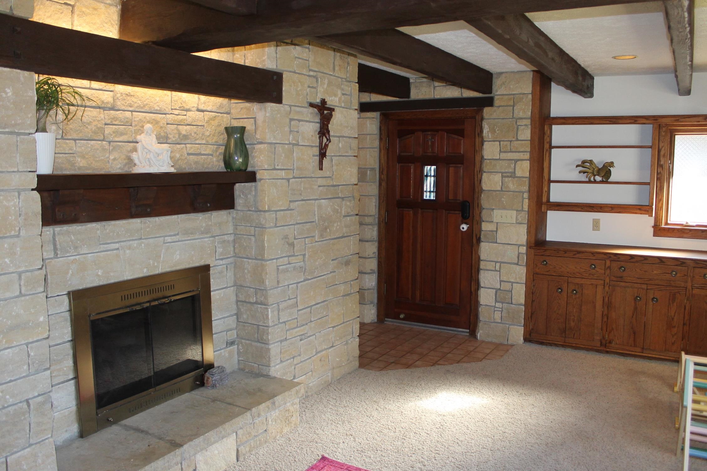 1710 Cotswold Ln Property Photo 8