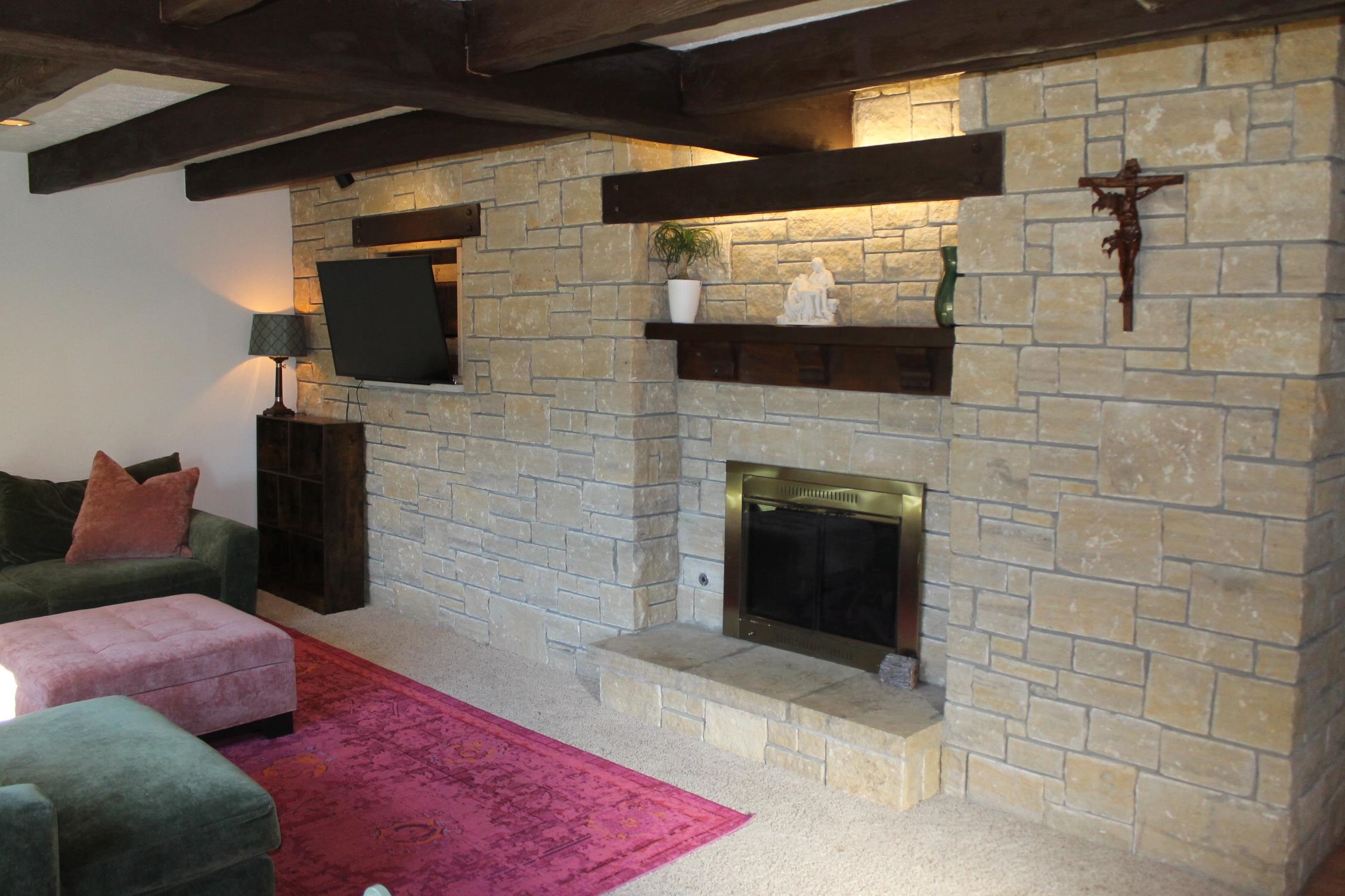 1710 Cotswold Ln Property Photo 9