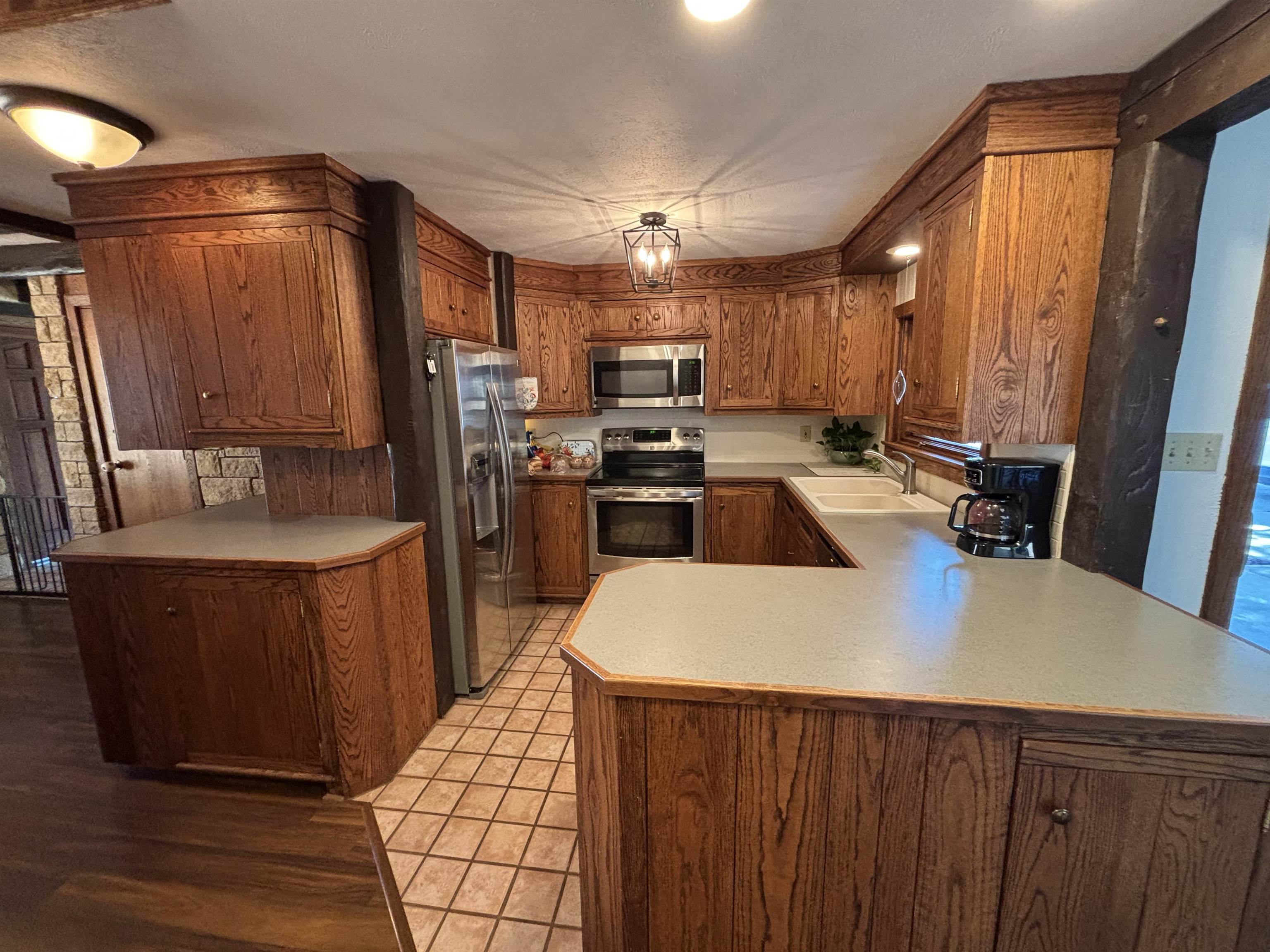 1710 Cotswold Ln Property Photo 10