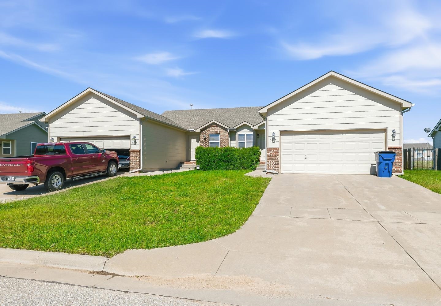 3345 N Governeour Cir Property Photo 1