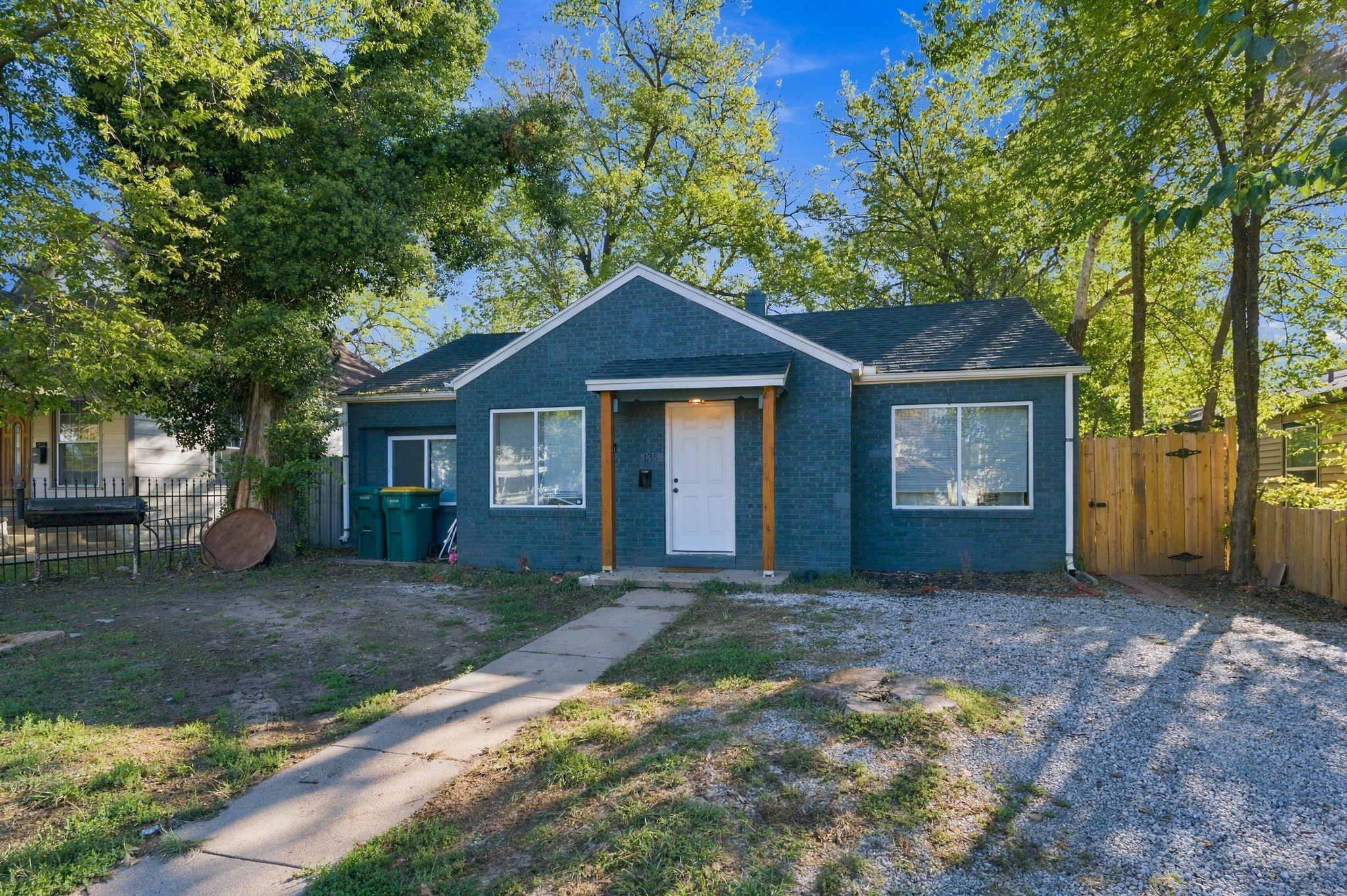 1738 N Waco Ave Property Photo 1