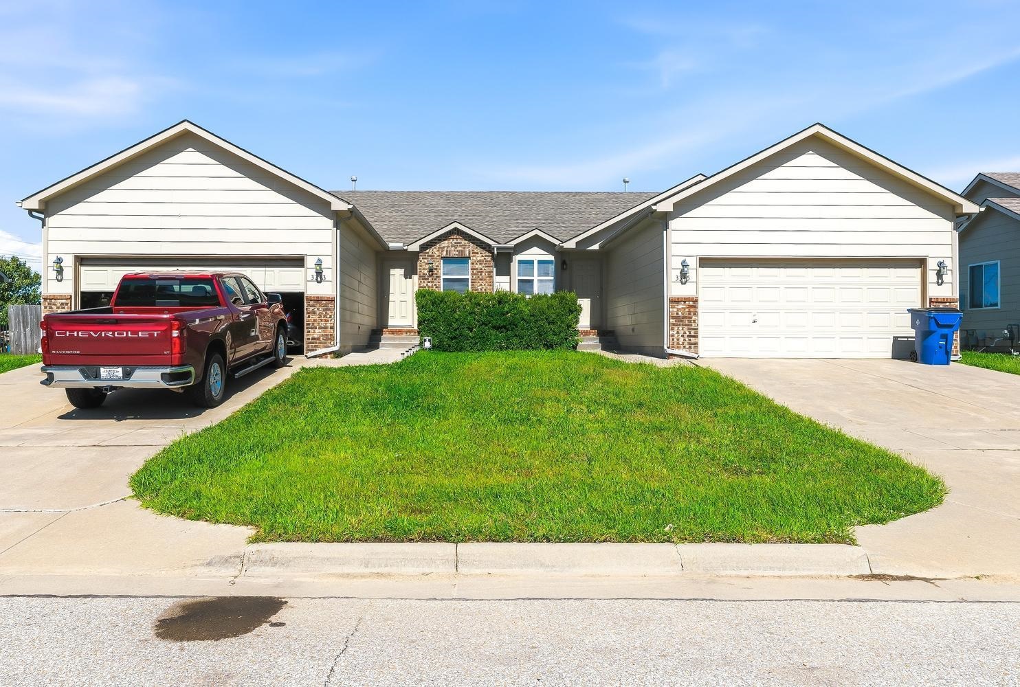 3343 N Governeour Circle Property Photo 1