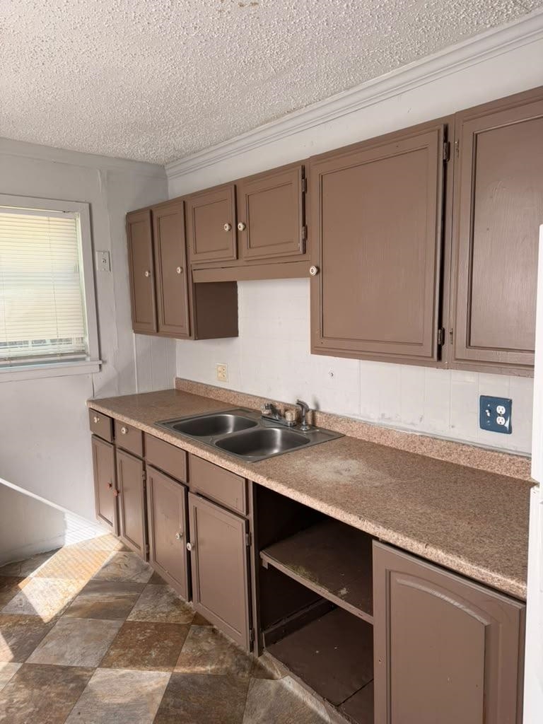 1454 S Bluffview Dr Property Photo 3