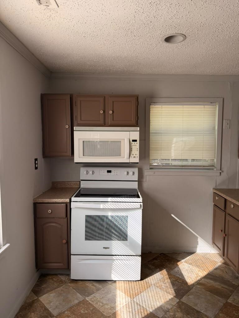 1454 S Bluffview Dr Property Photo 4