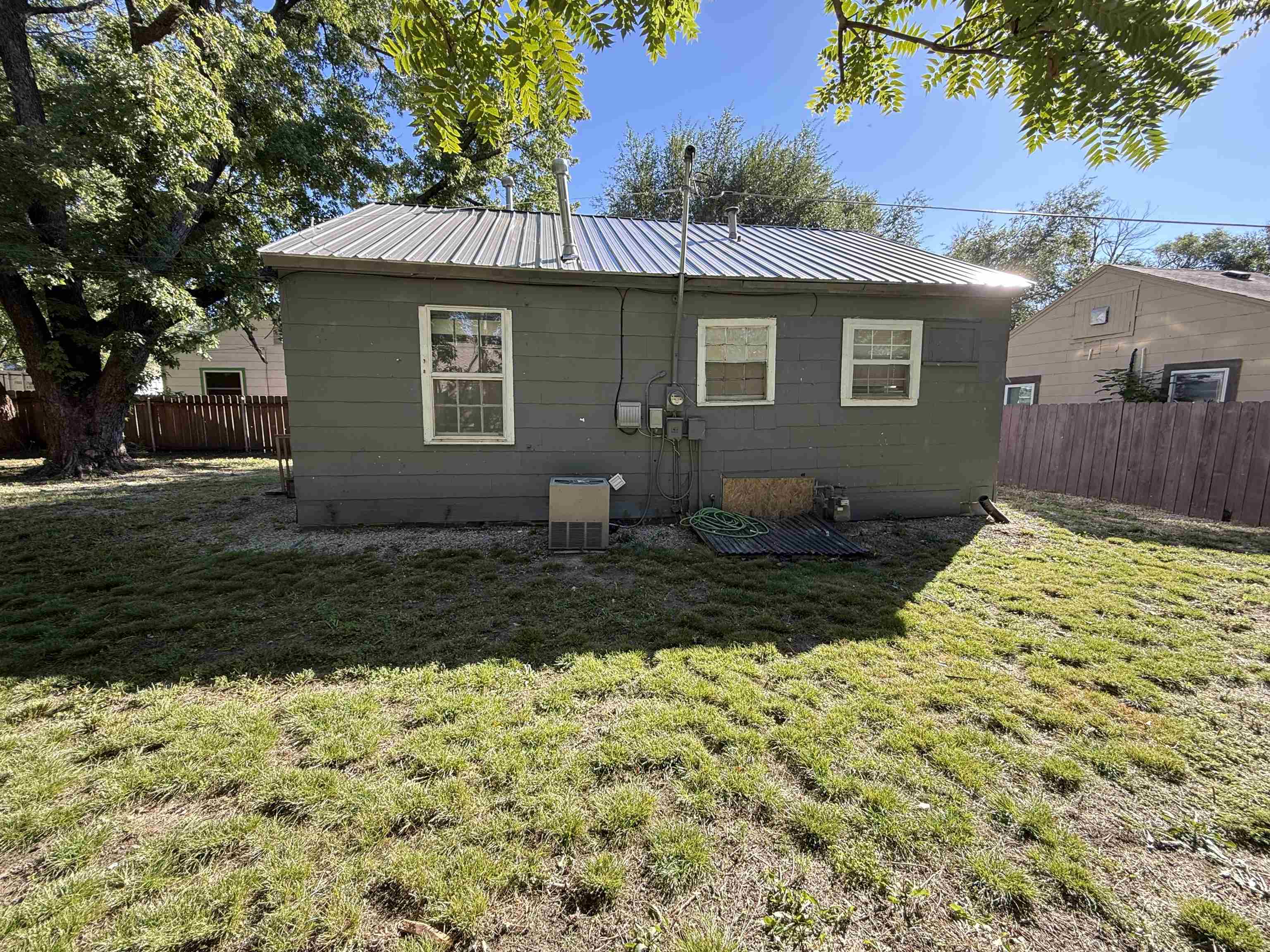 1454 S Bluffview Dr Property Photo 17