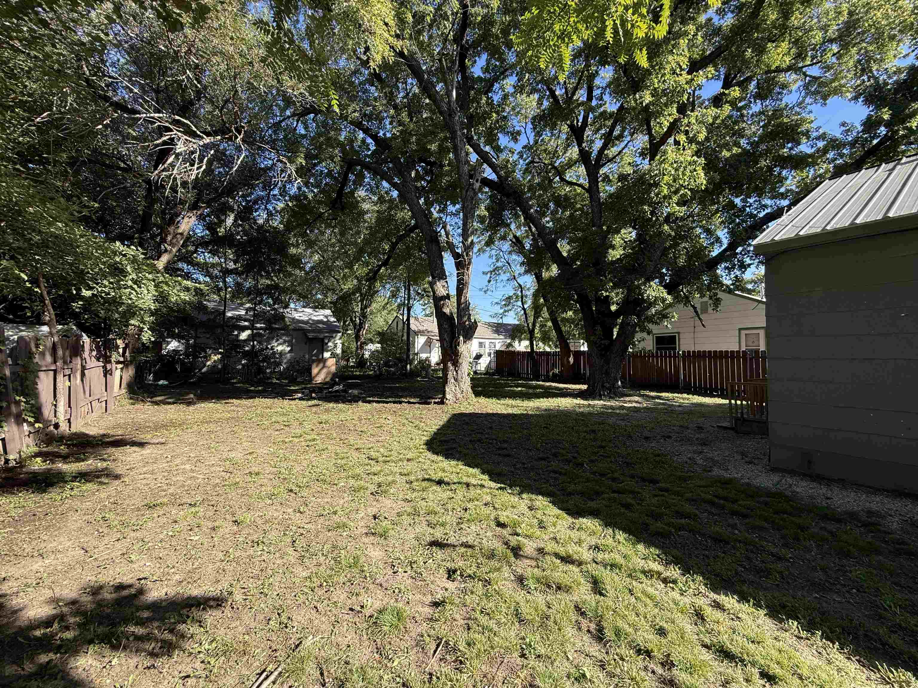 1454 S Bluffview Dr Property Photo 18