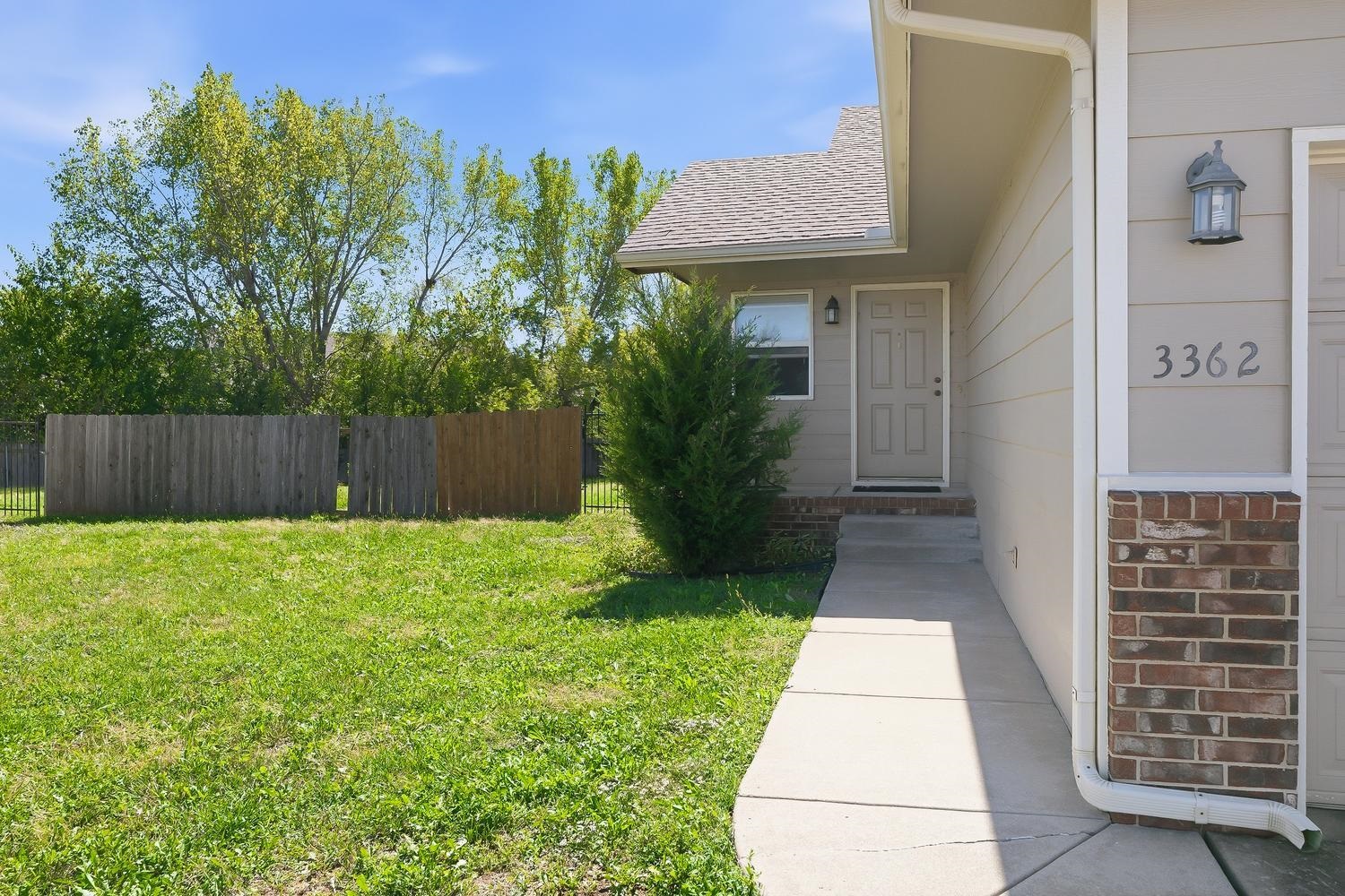 3362 N Governeour Cir Property Photo 3