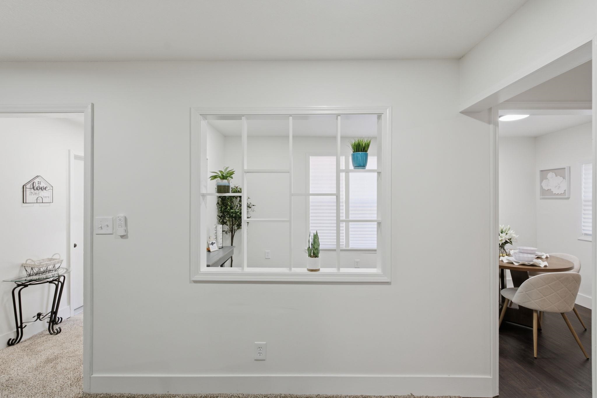 3129 E Glen Oaks Dr Property Photo 4