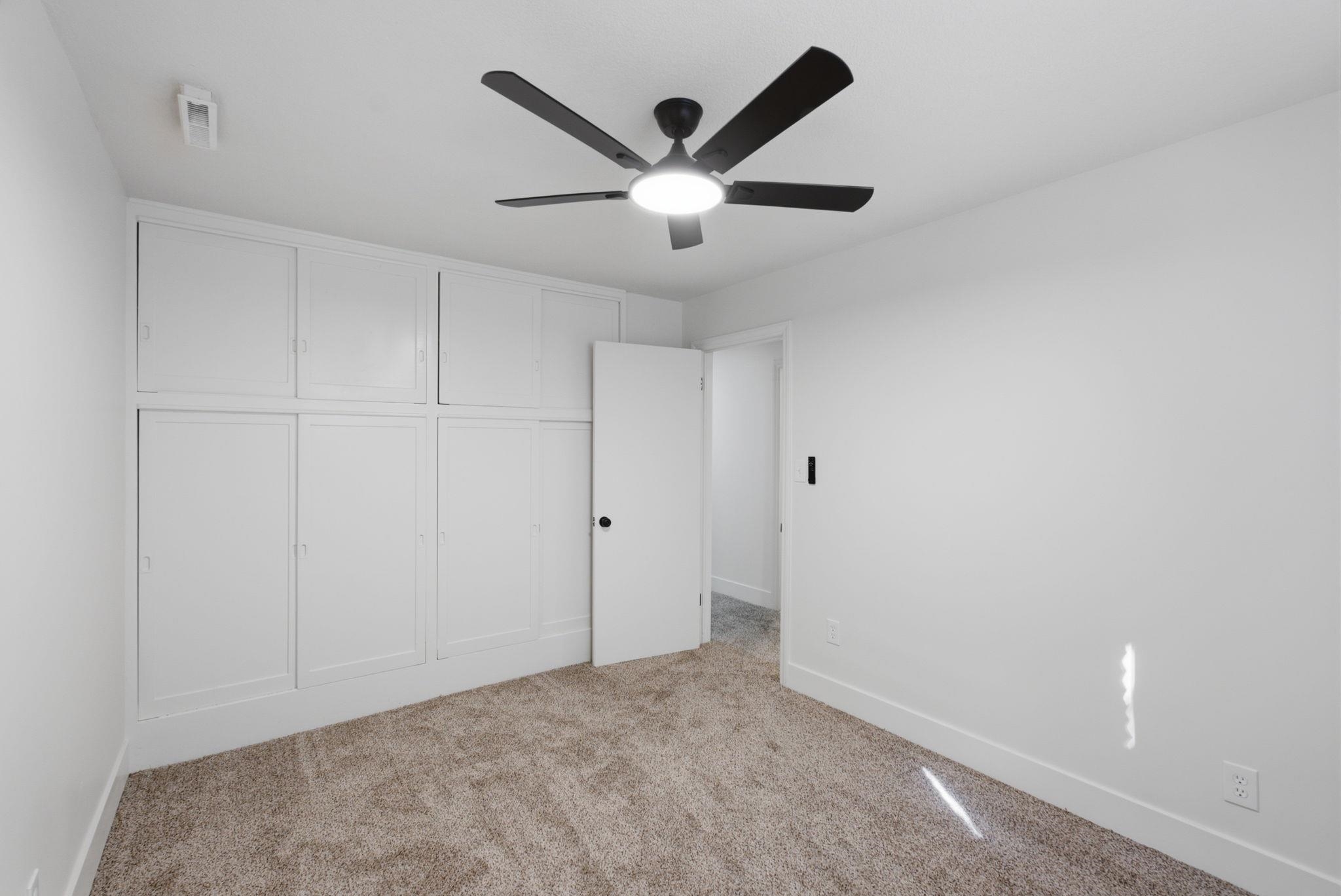 3129 E Glen Oaks Dr Property Photo 15