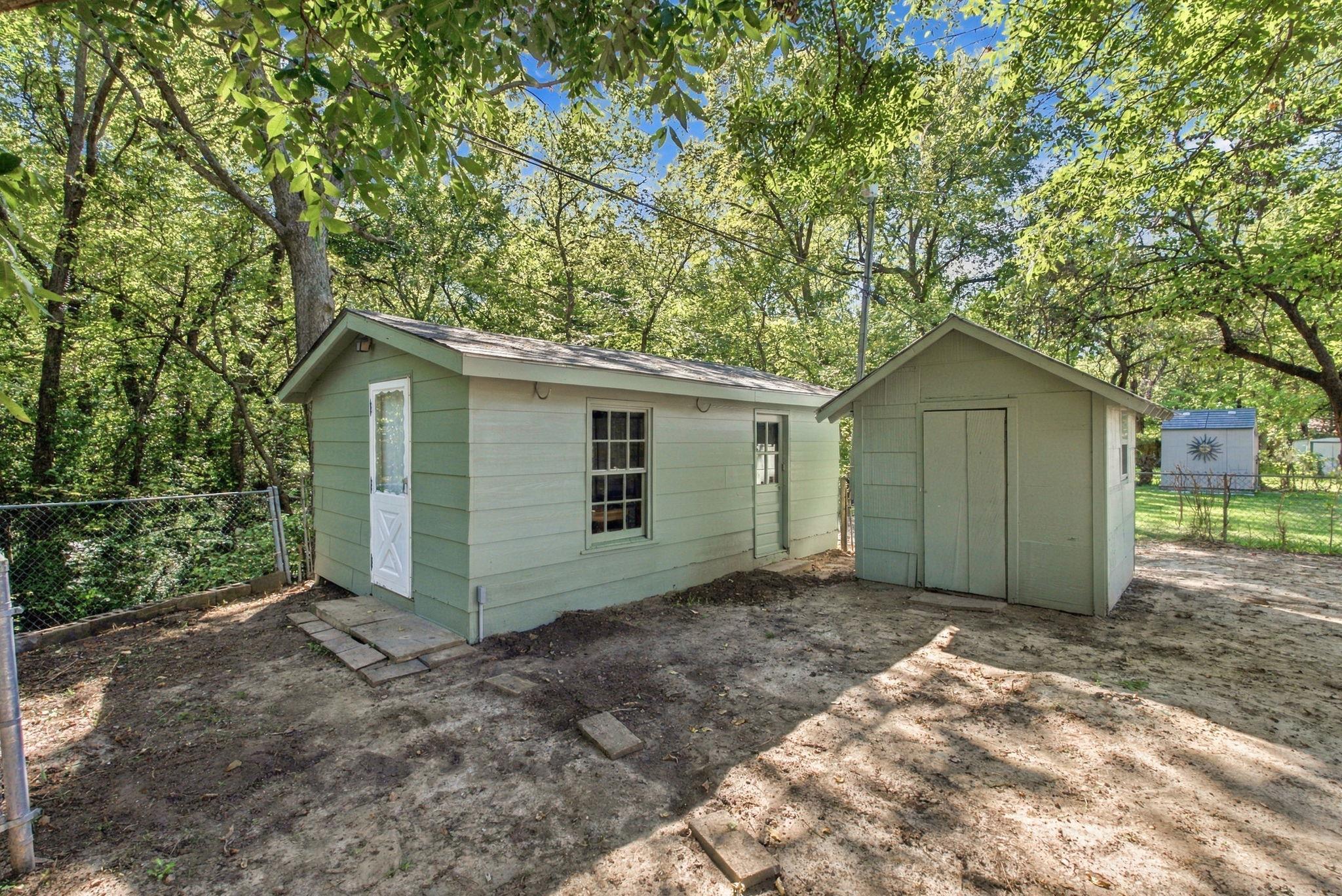 3129 E Glen Oaks Dr Property Photo 20