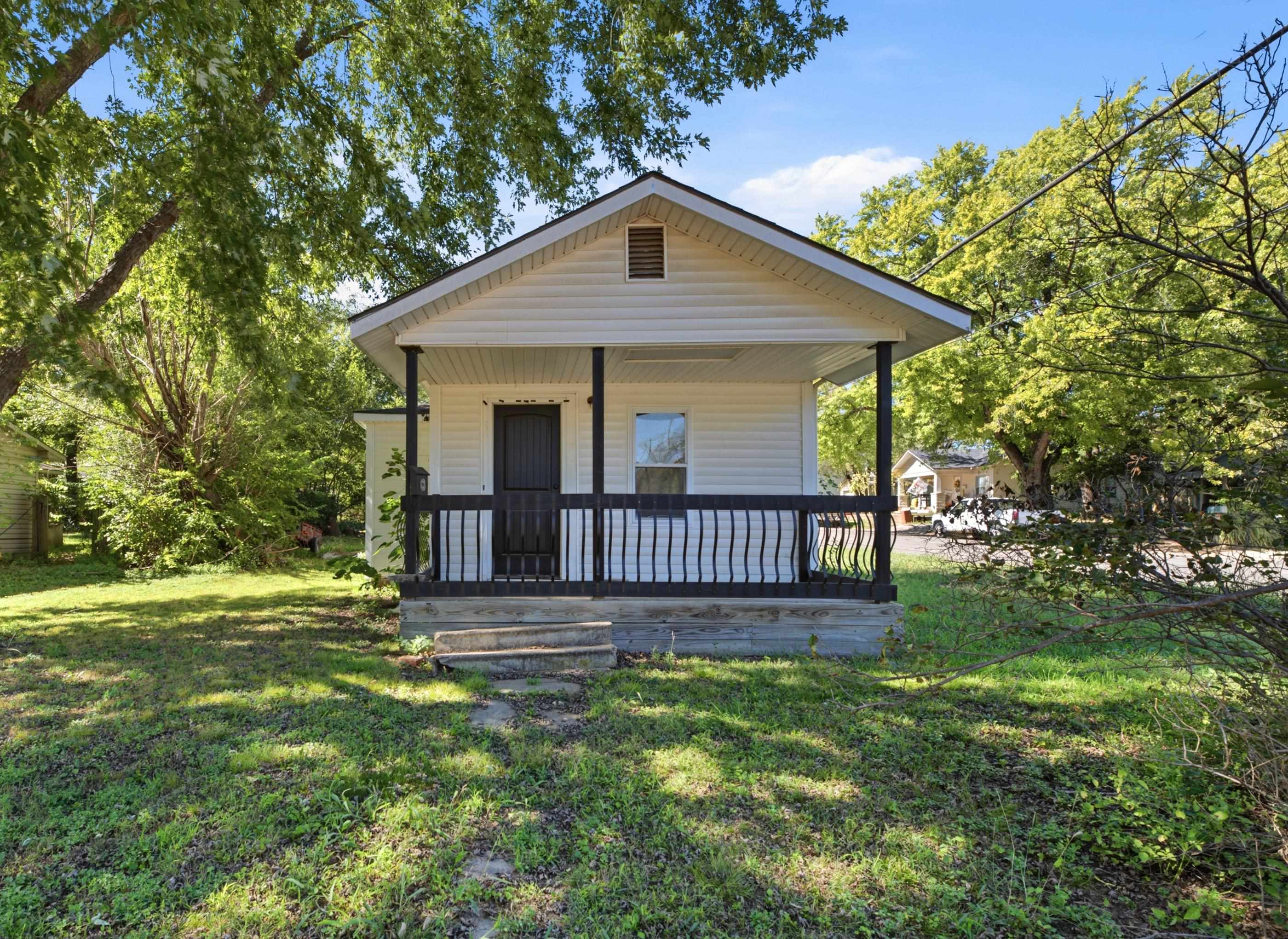 1159 Ada St Property Photo 1