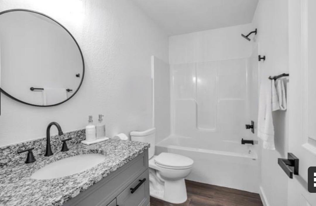 1927 E Looman Property Photo 15