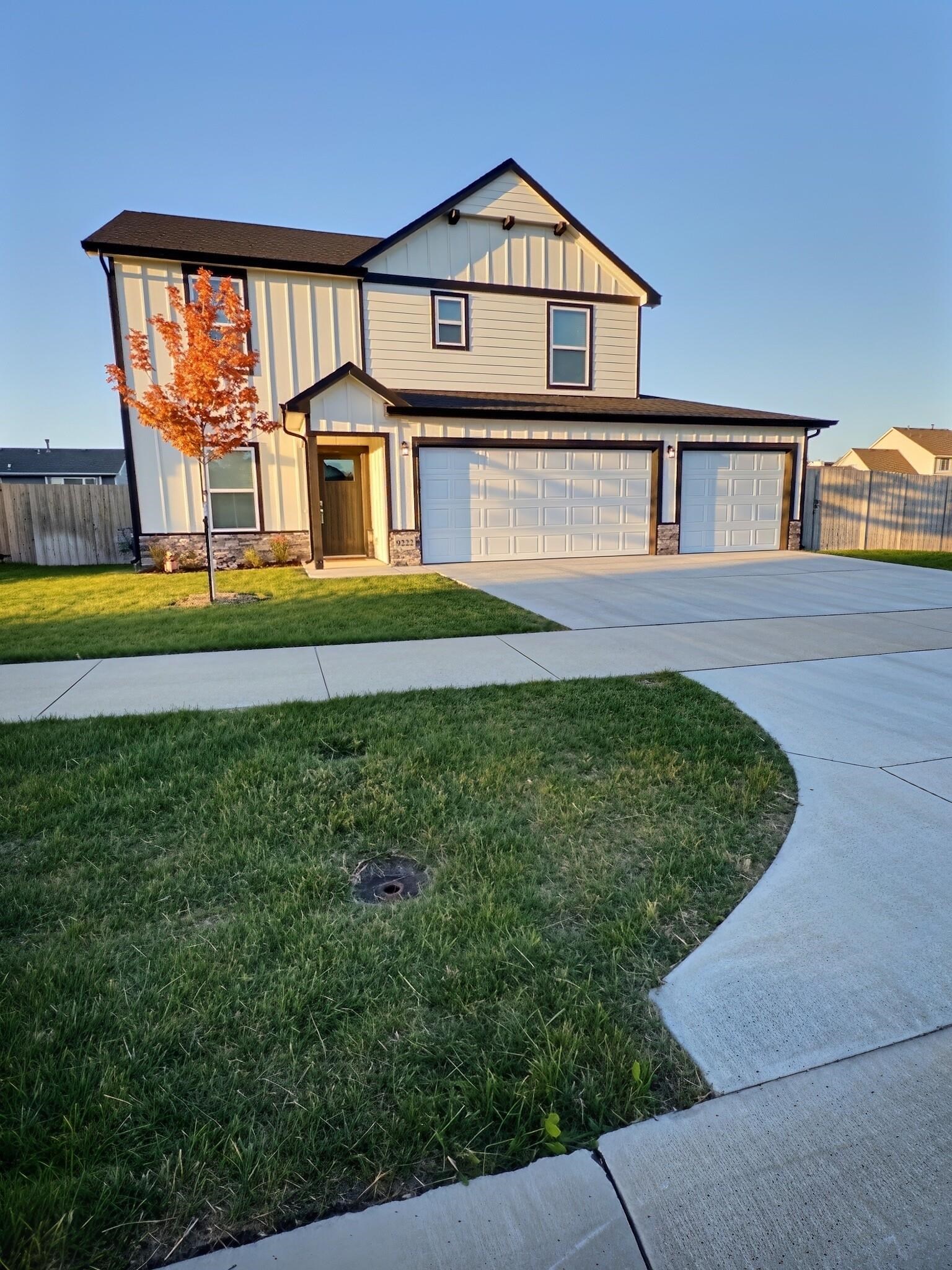 9222 E Creed Property Photo 1