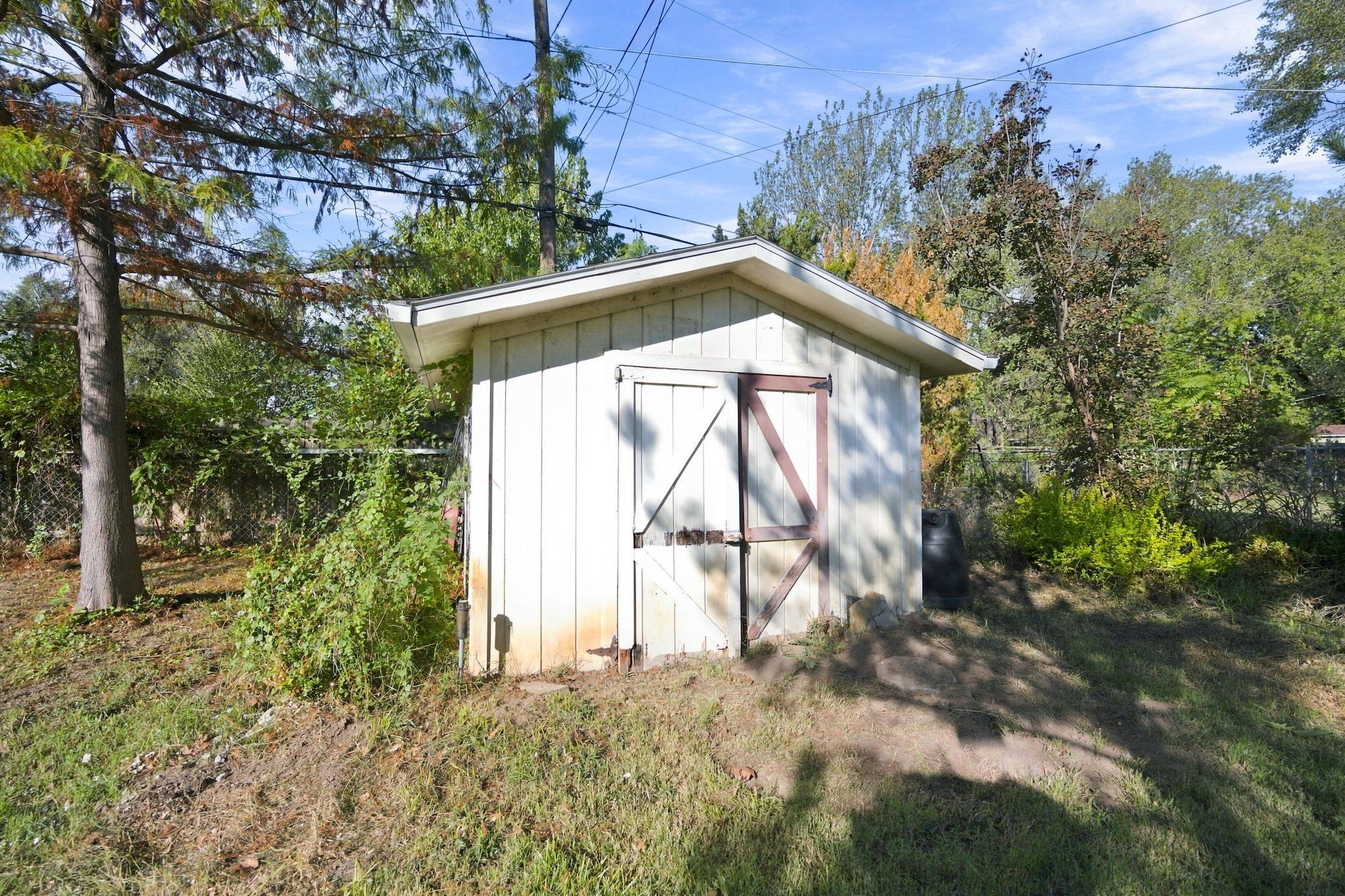 1900 W Nottingham Property Photo 30
