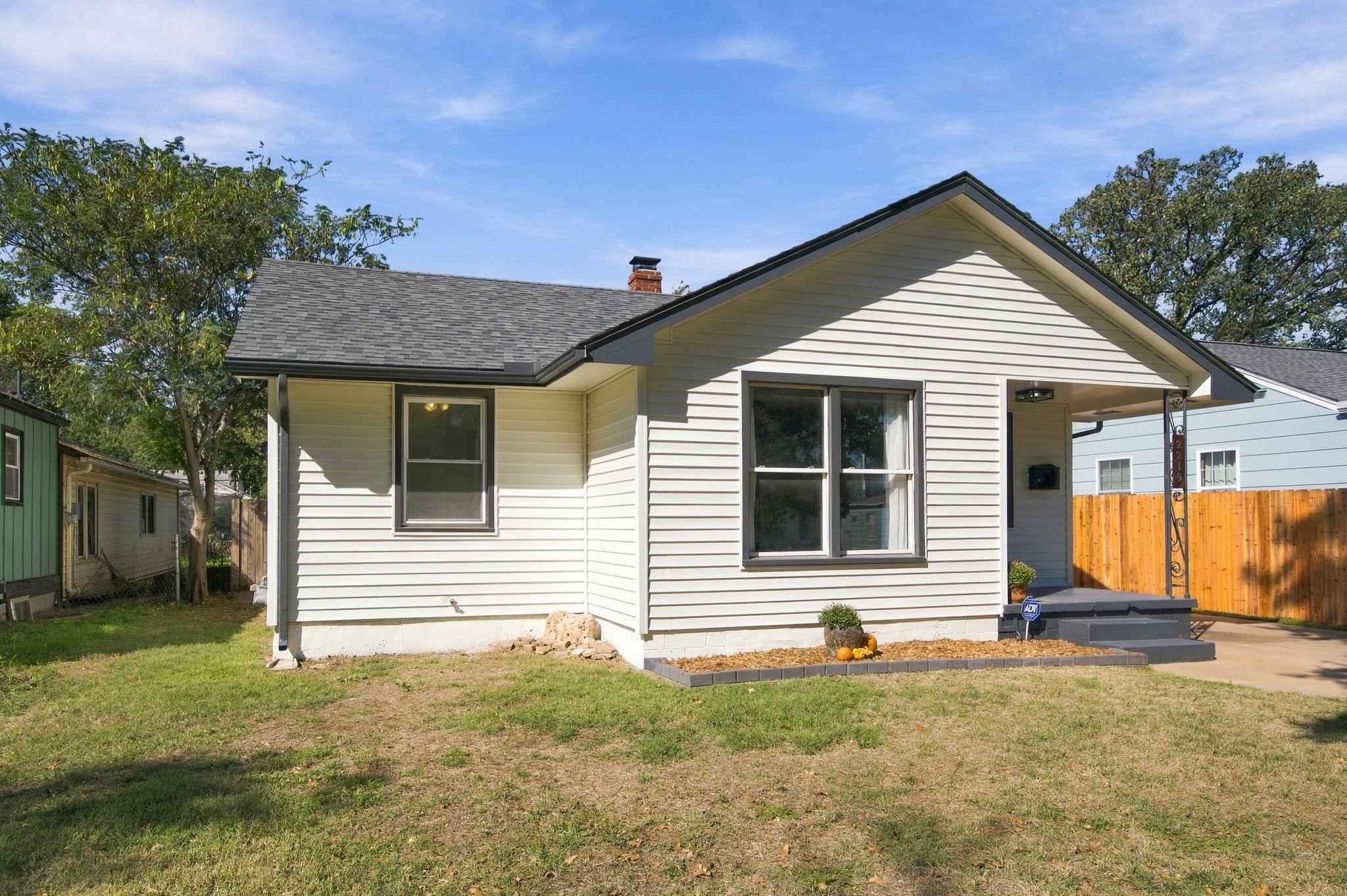 2219 S Ellis Ave. Property Photo 5
