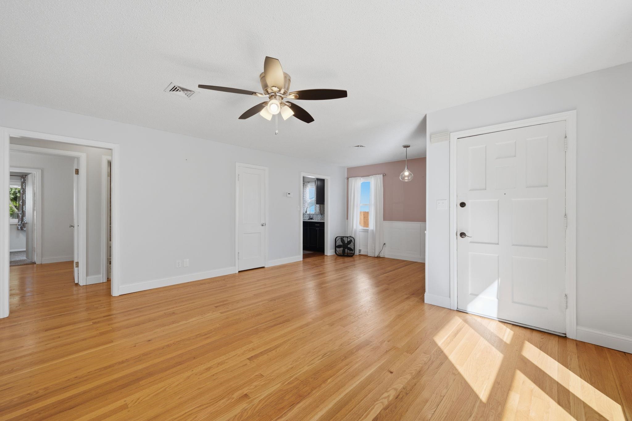 2219 S Ellis Ave. Property Photo 8