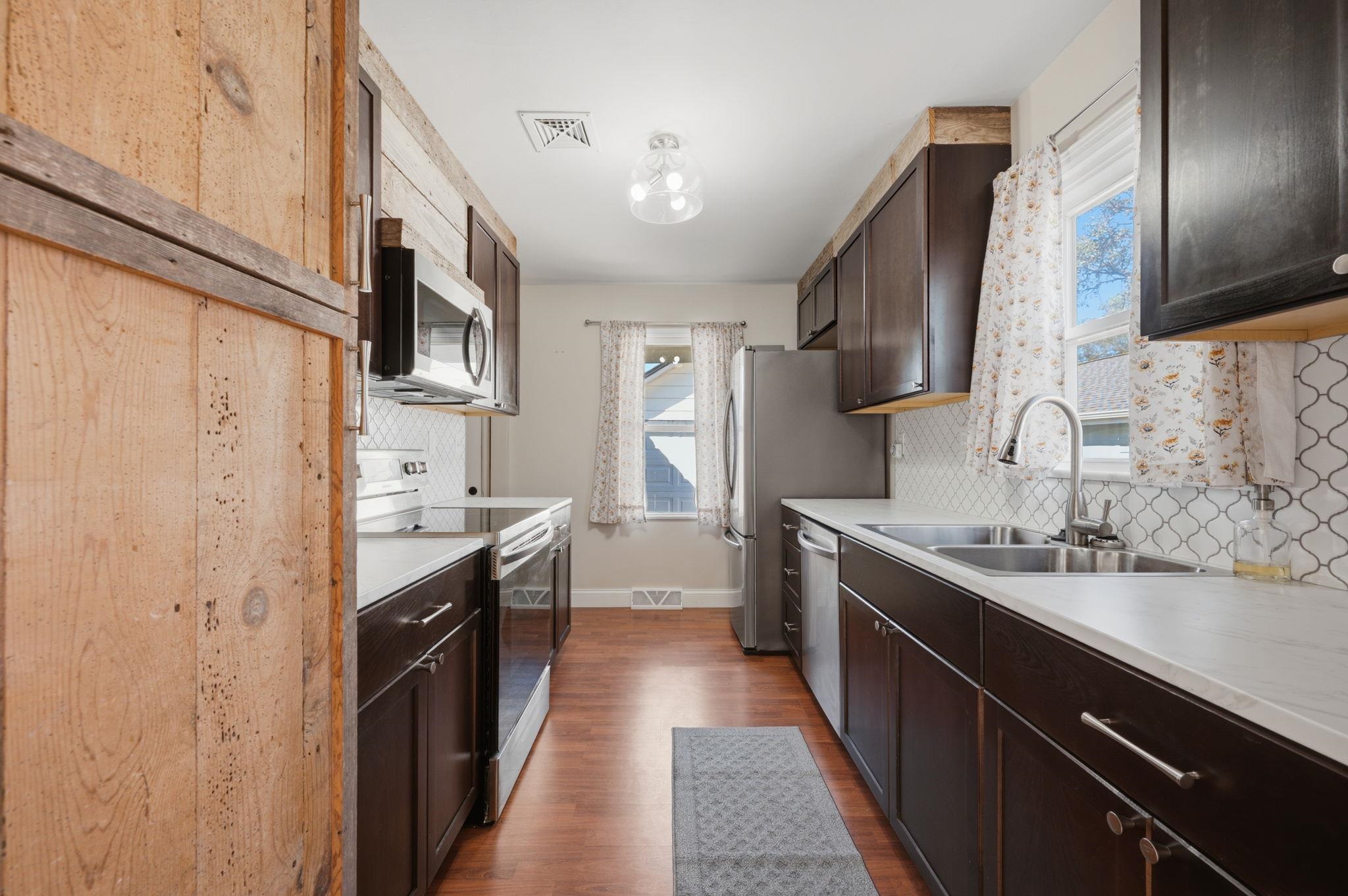 2219 S Ellis Ave. Property Photo 11