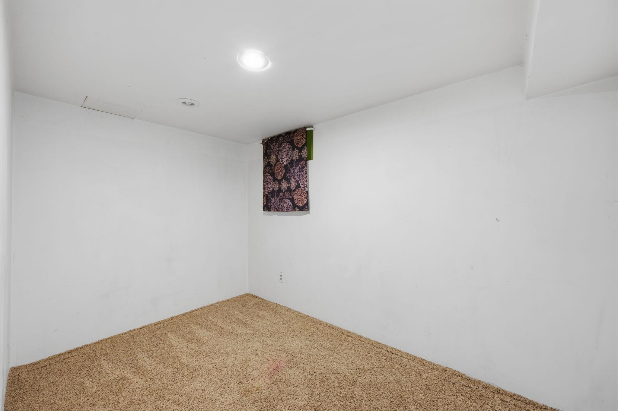 2219 S Ellis Ave. Property Photo 24