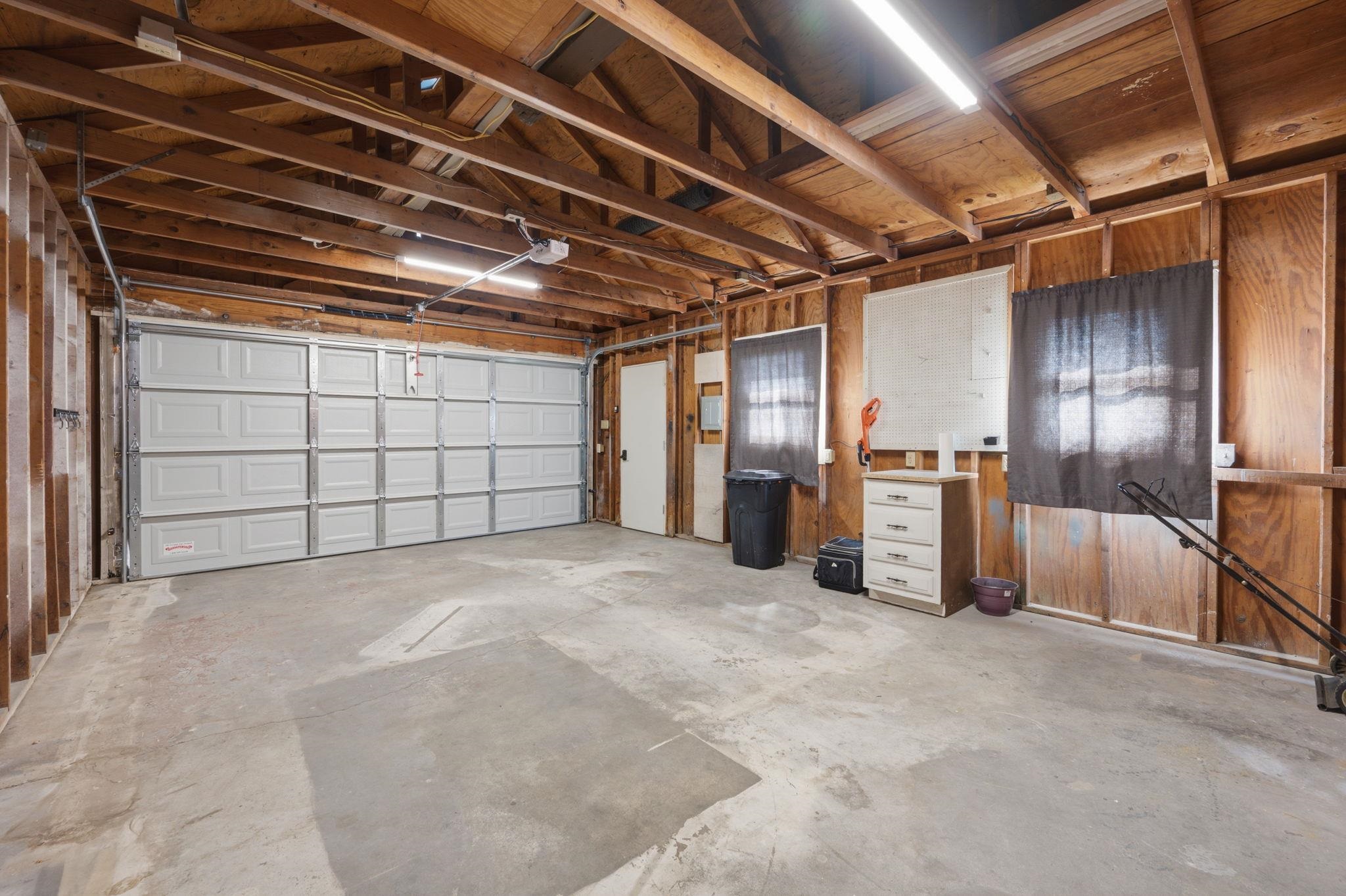 2219 S Ellis Ave. Property Photo 26