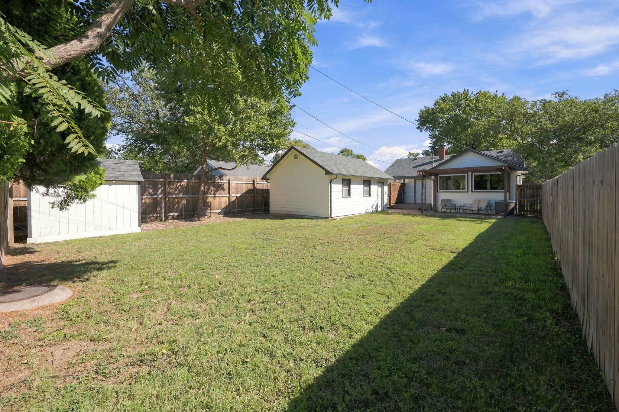 2219 S Ellis Ave. Property Photo 34