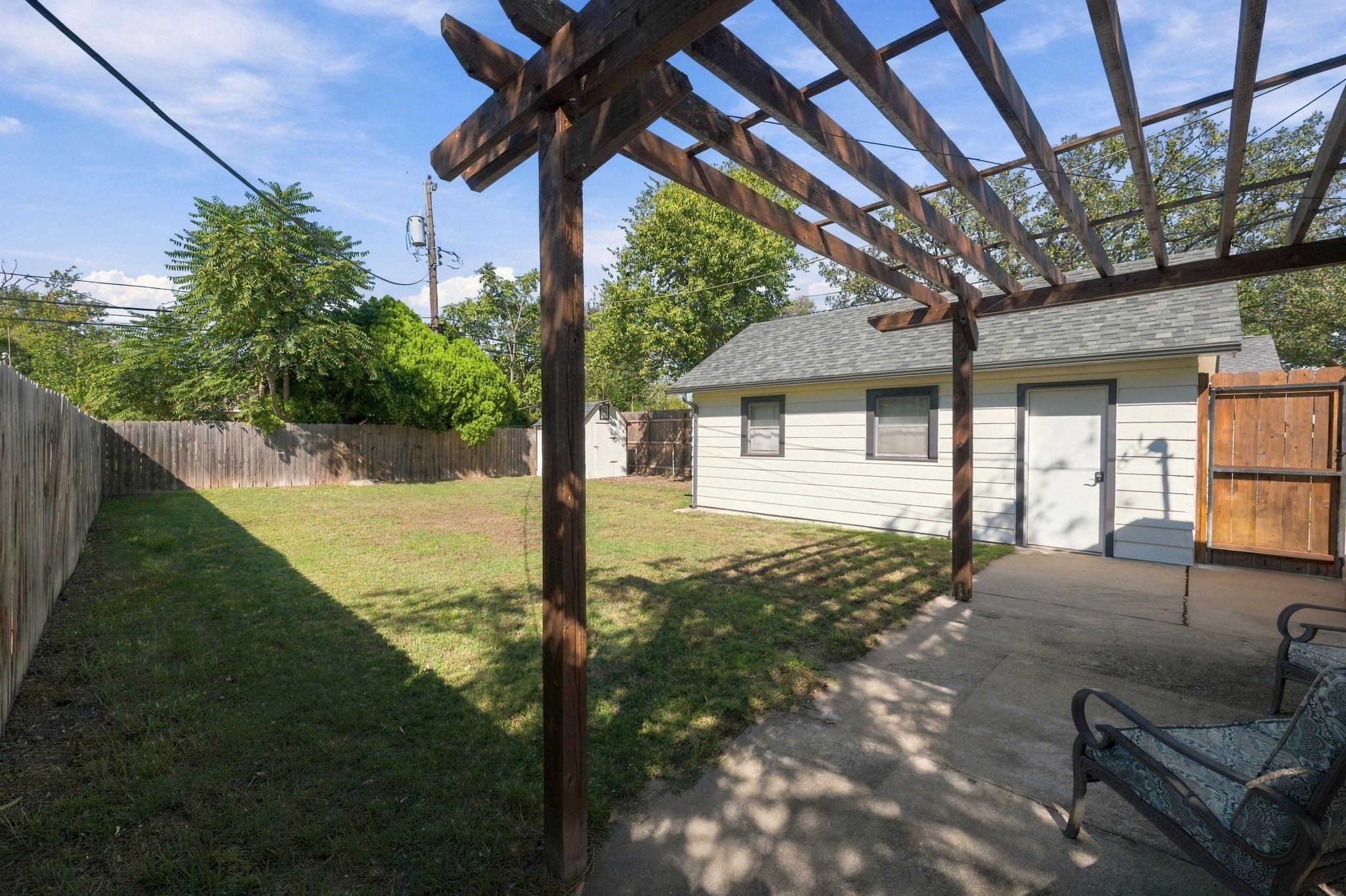 2219 S Ellis Ave. Property Photo 35
