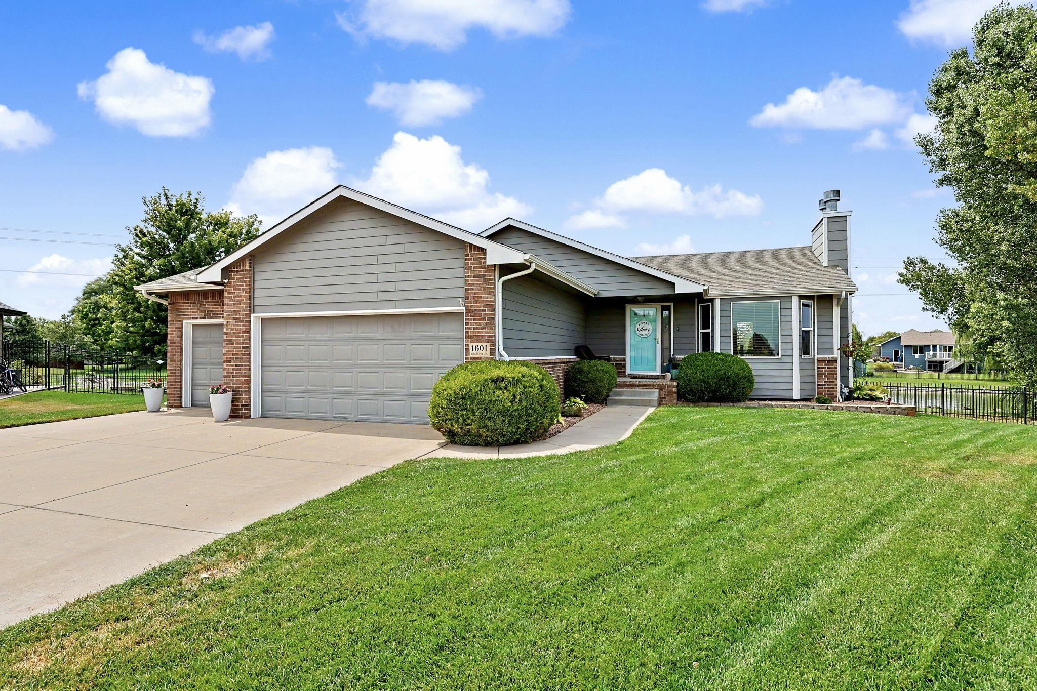 1601 N Nickelton Cir. Property Photo 2