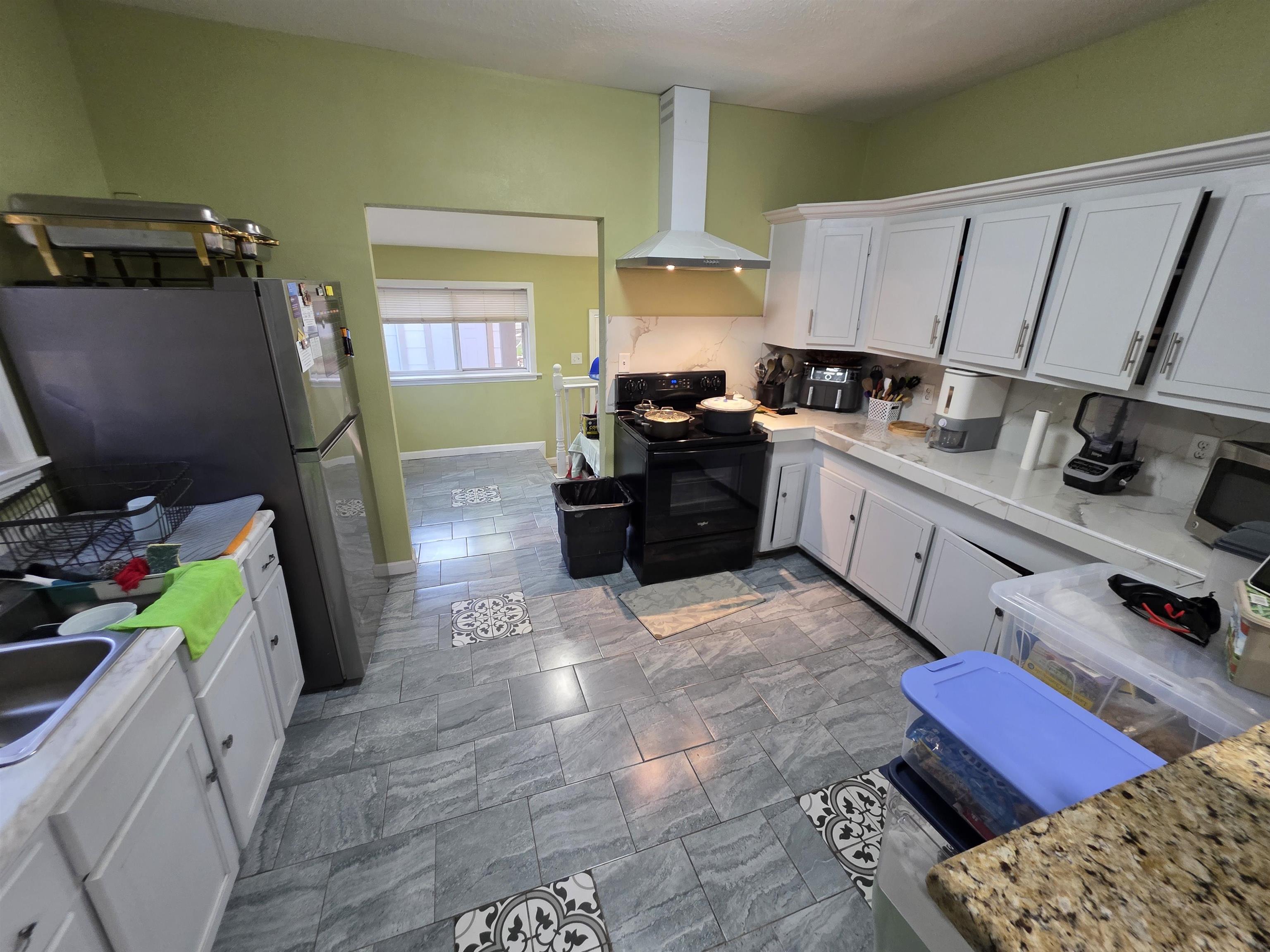 1527 N Spruce St Property Photo 5