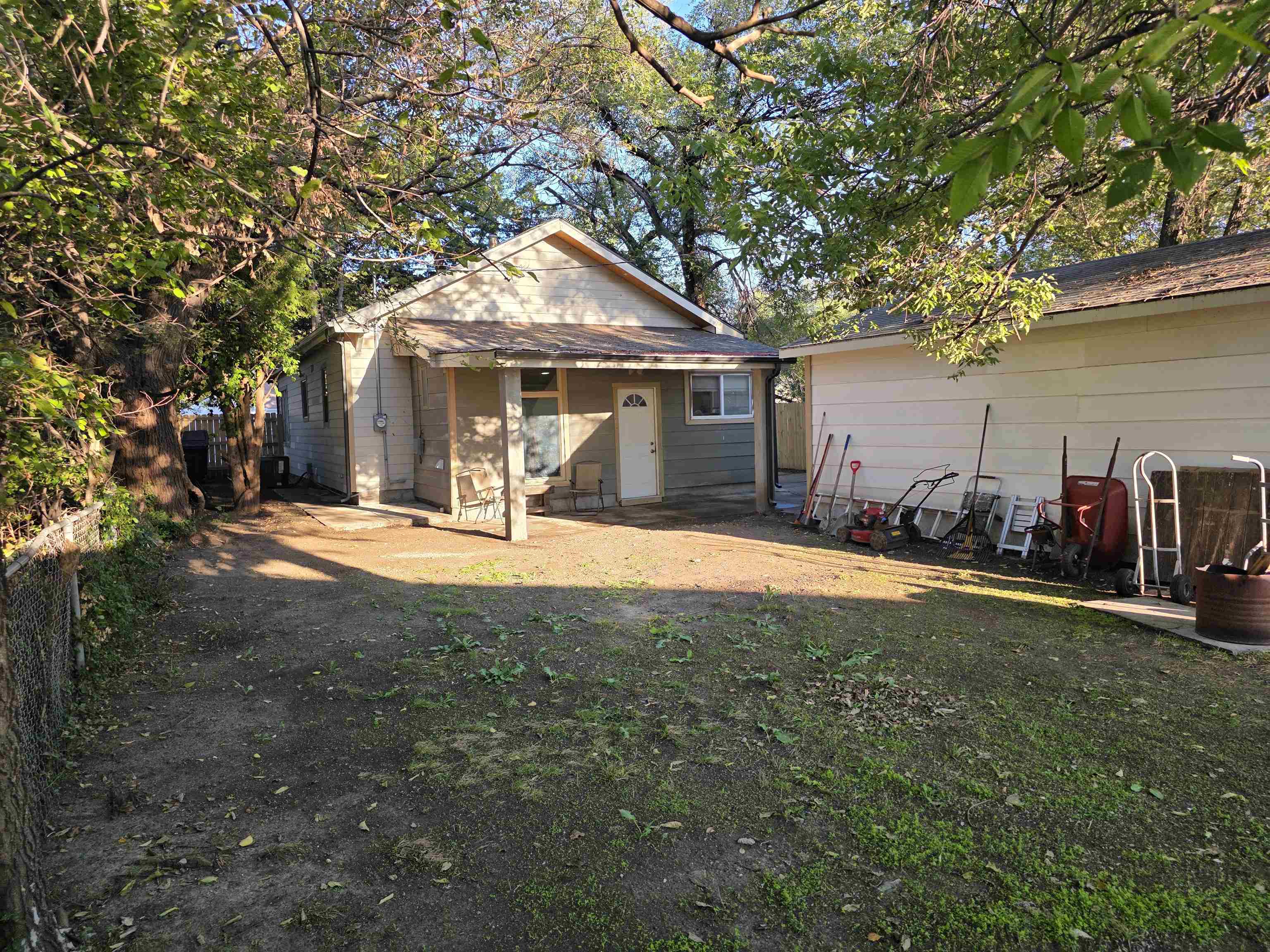 1527 N Spruce St Property Photo 16