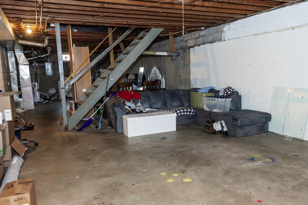 656-658 S Front St Property Photo 15