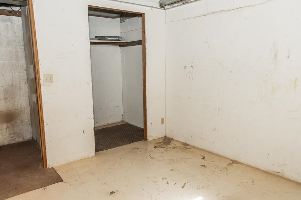 656-658 S Front St Property Photo 27