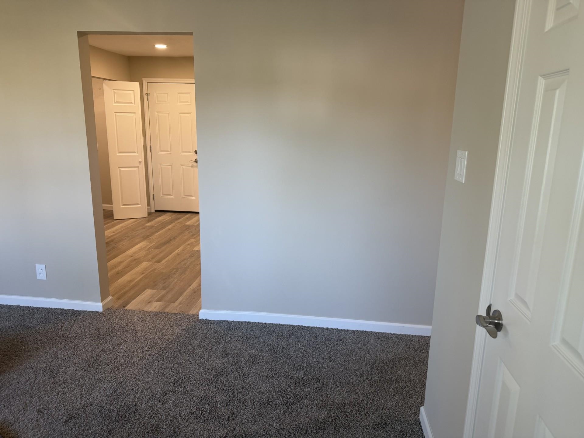 1407 Oak St Property Photo 4