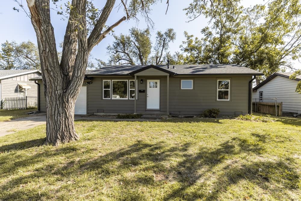 1407 Oak St Property Photo 4