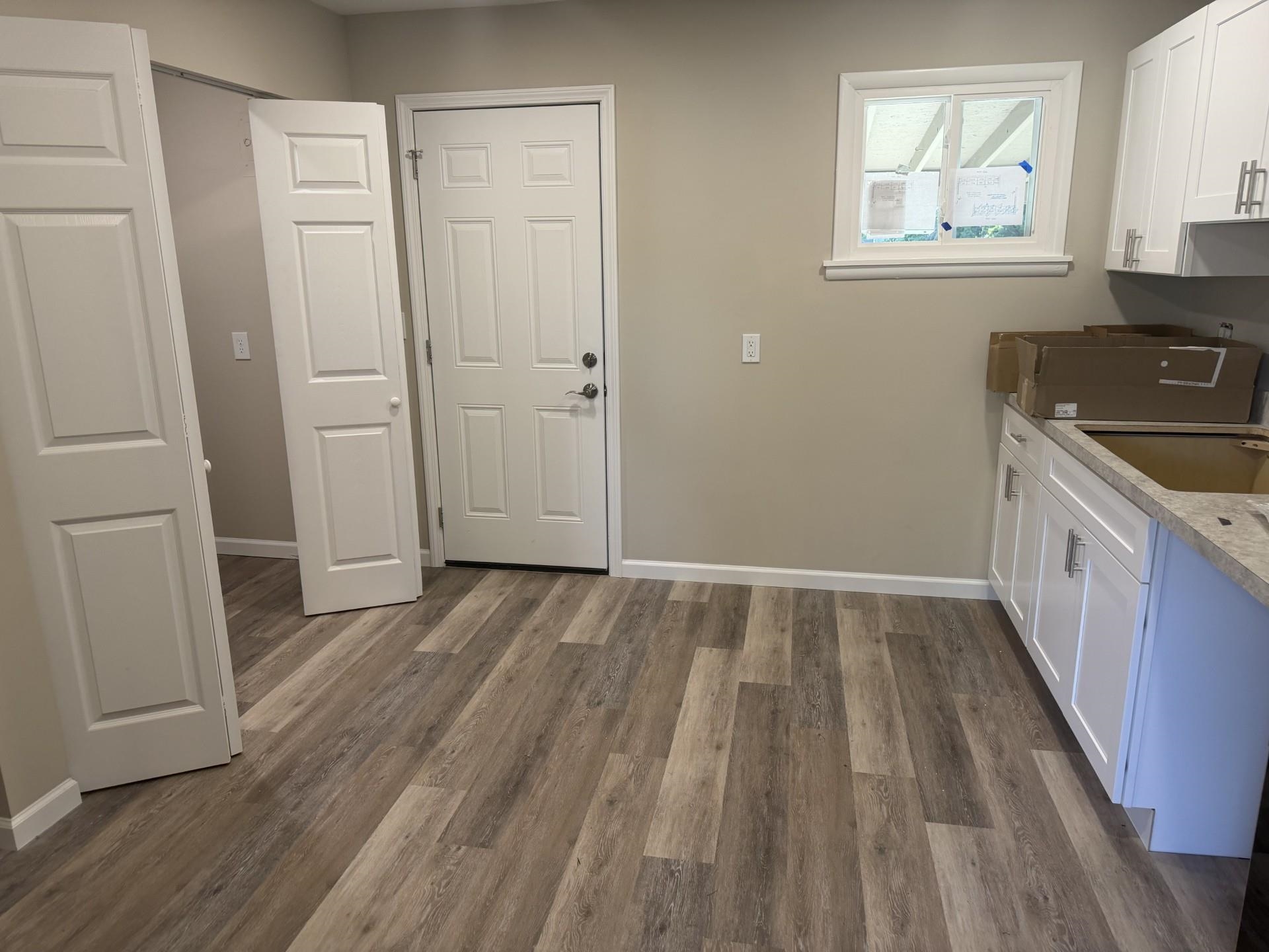 1407 Oak St Property Photo 5