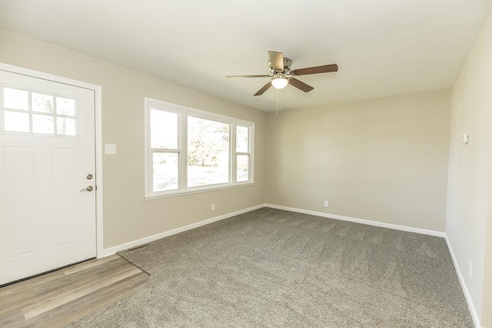 1407 Oak St Property Photo 5