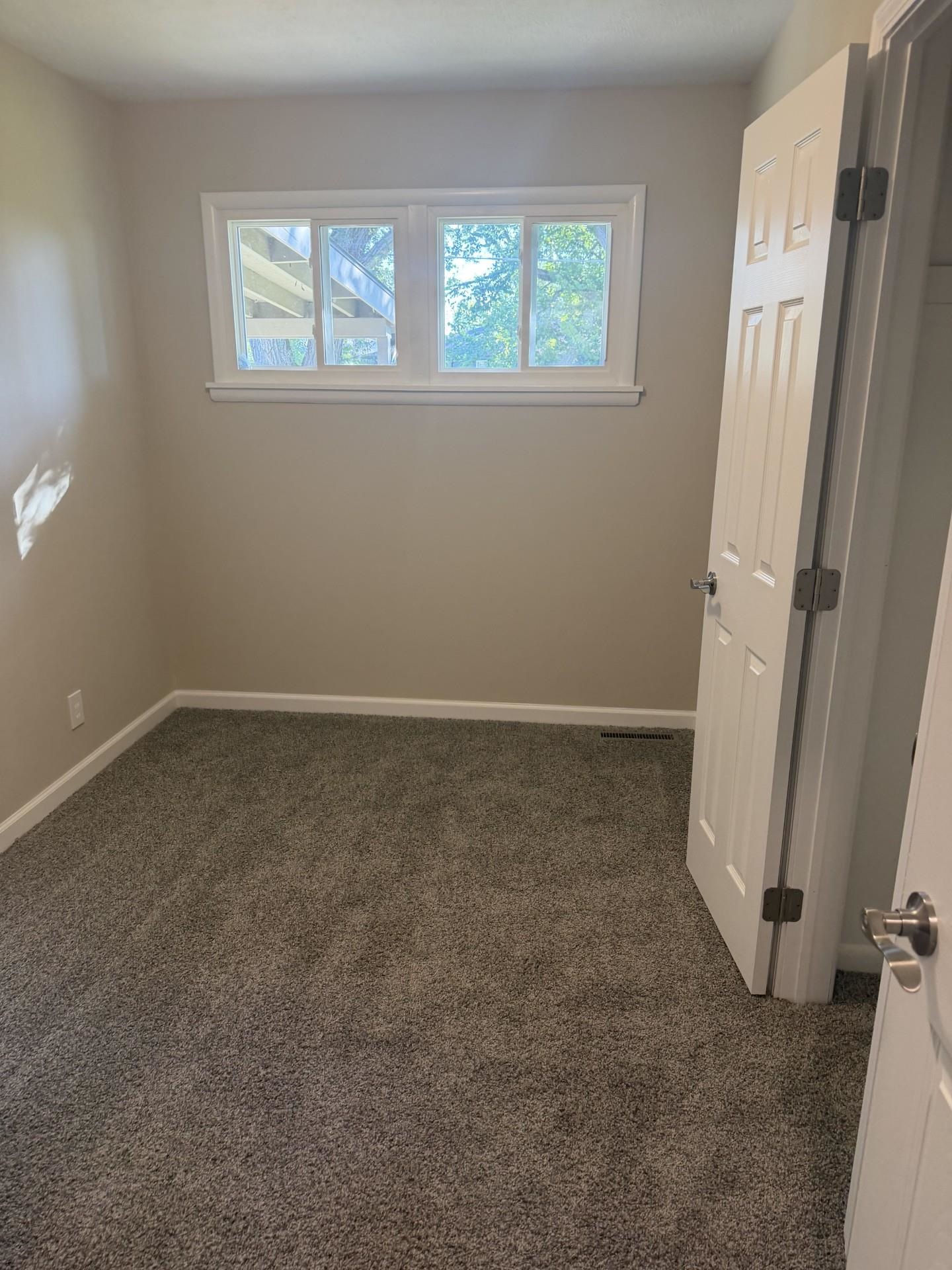 1407 Oak St Property Photo 6