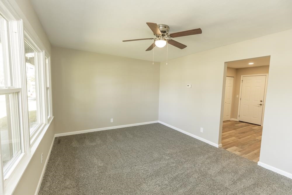 1407 Oak St Property Photo 7
