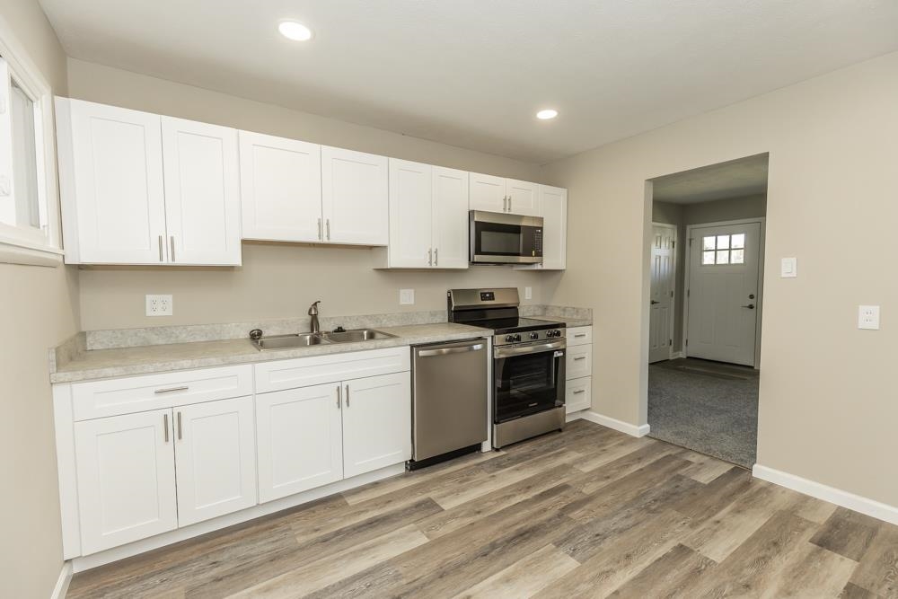 1407 Oak St Property Photo 8
