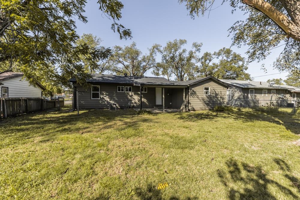 1407 Oak St Property Photo 22