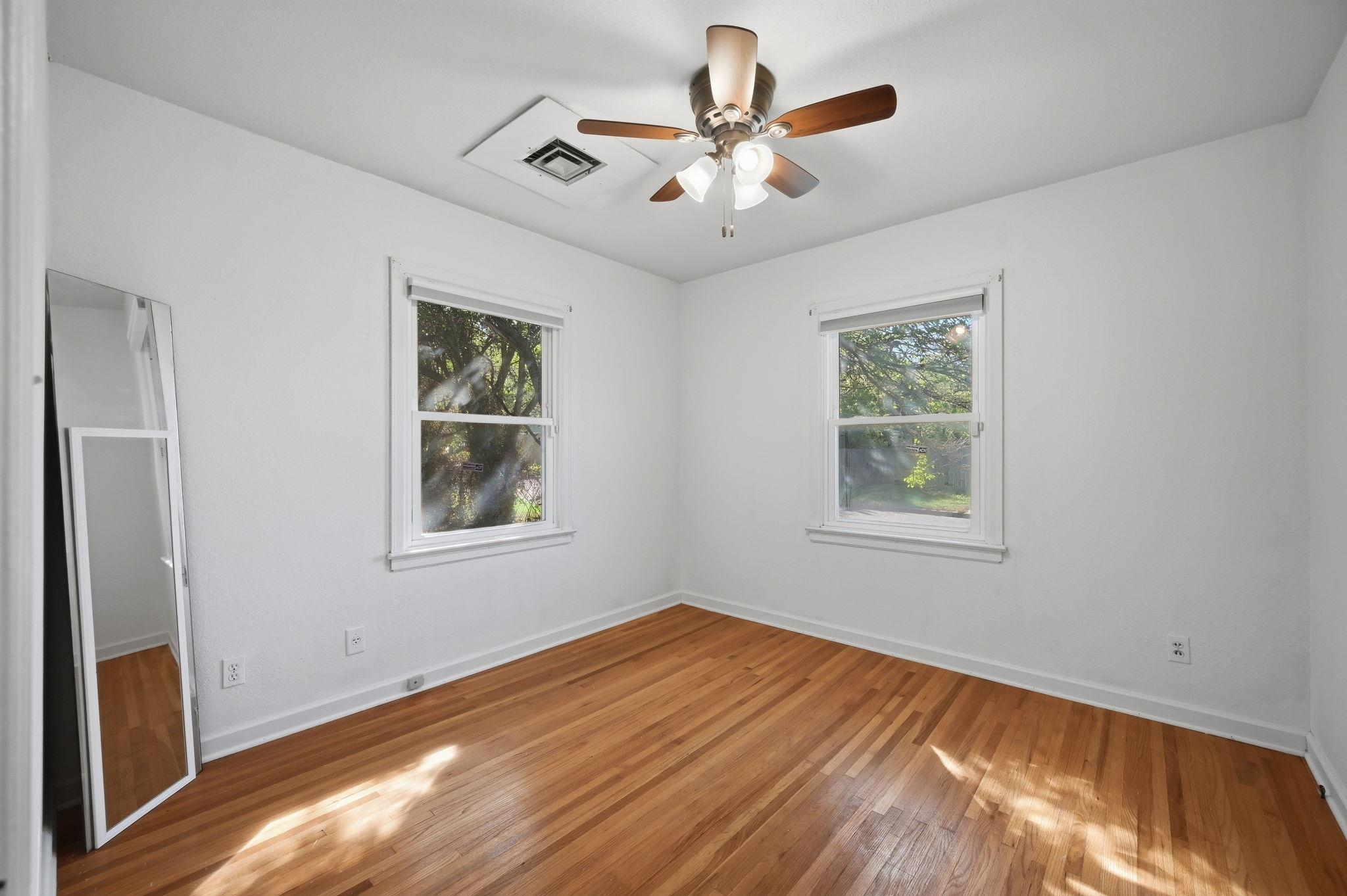 1302 N Crestway Property Photo 14
