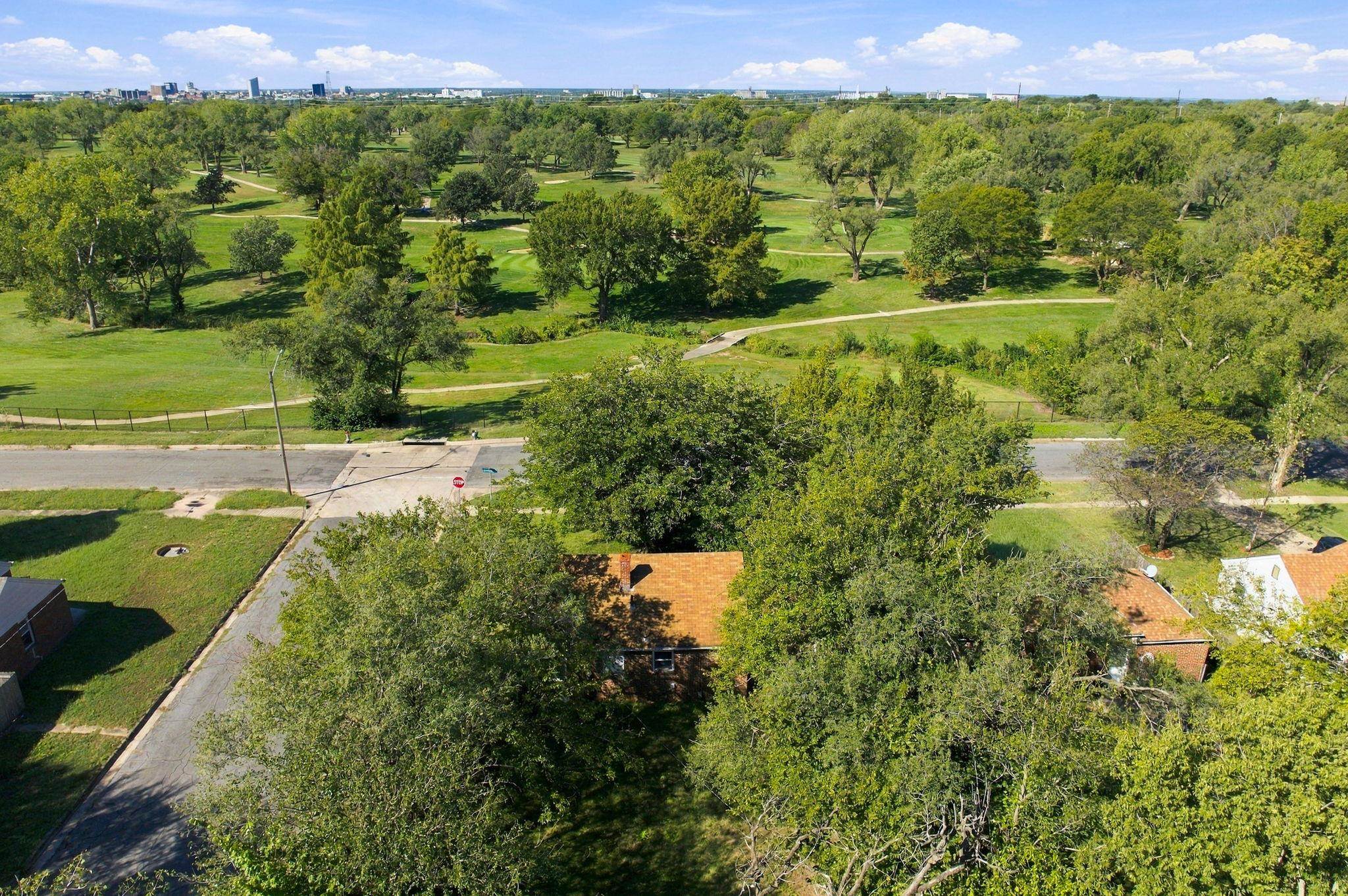 1302 N Crestway Property Photo 19