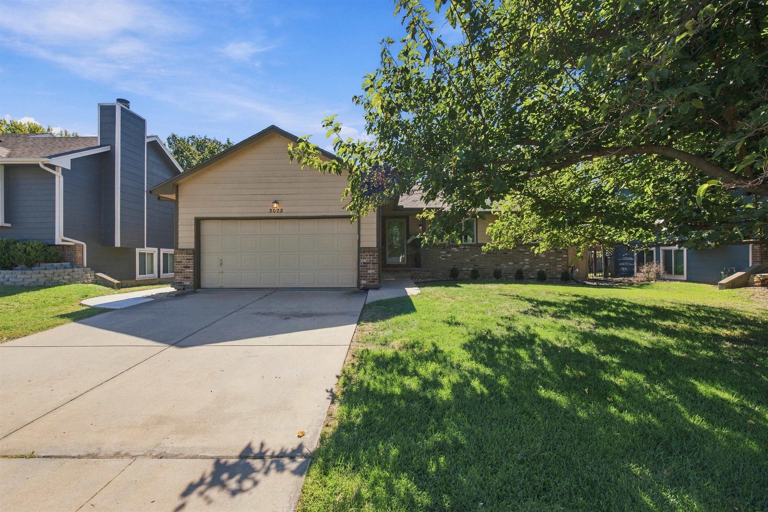 3022 N Hedgetree St. Property Photo 1
