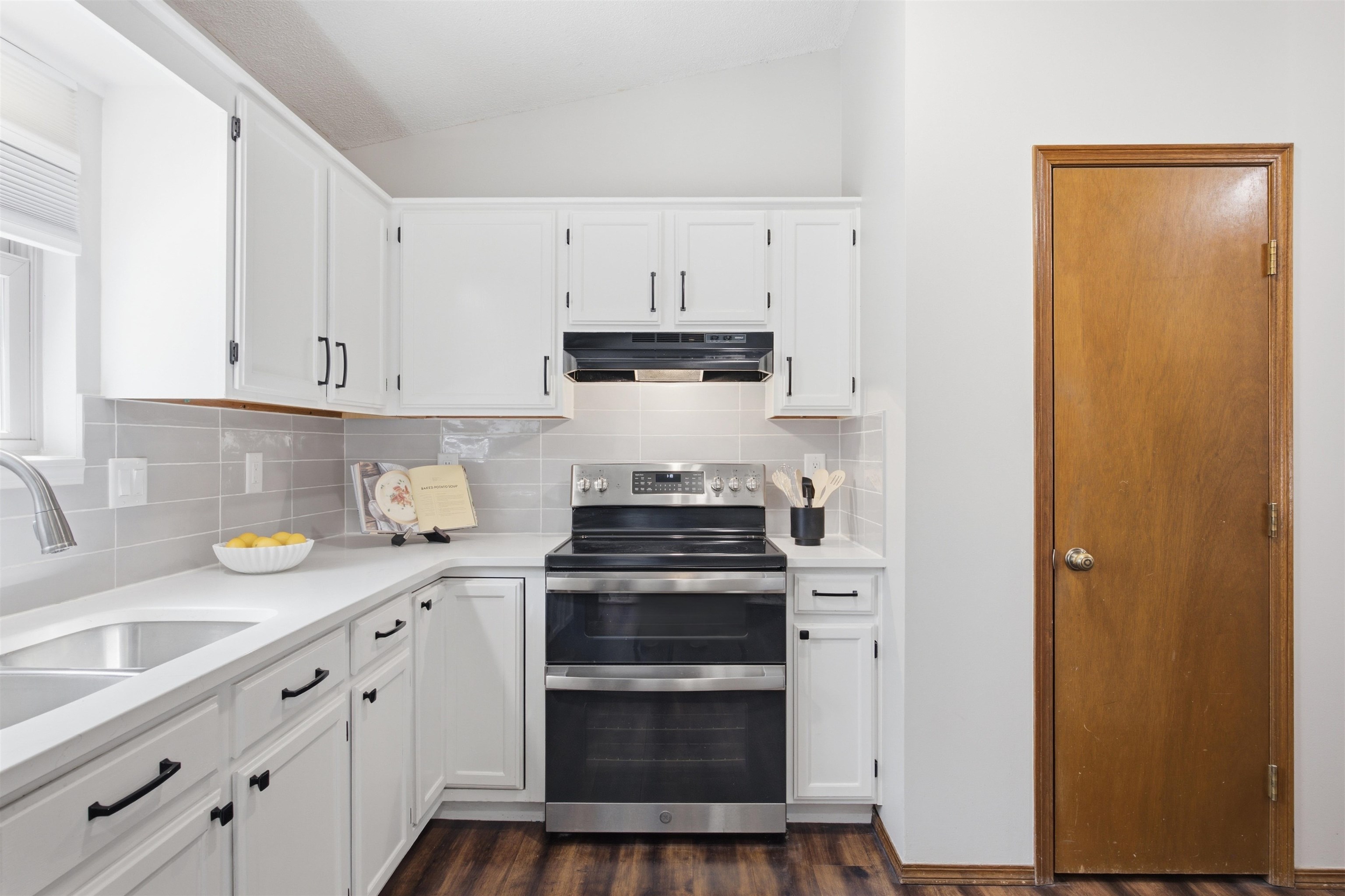 3022 N Hedgetree St. Property Photo 14