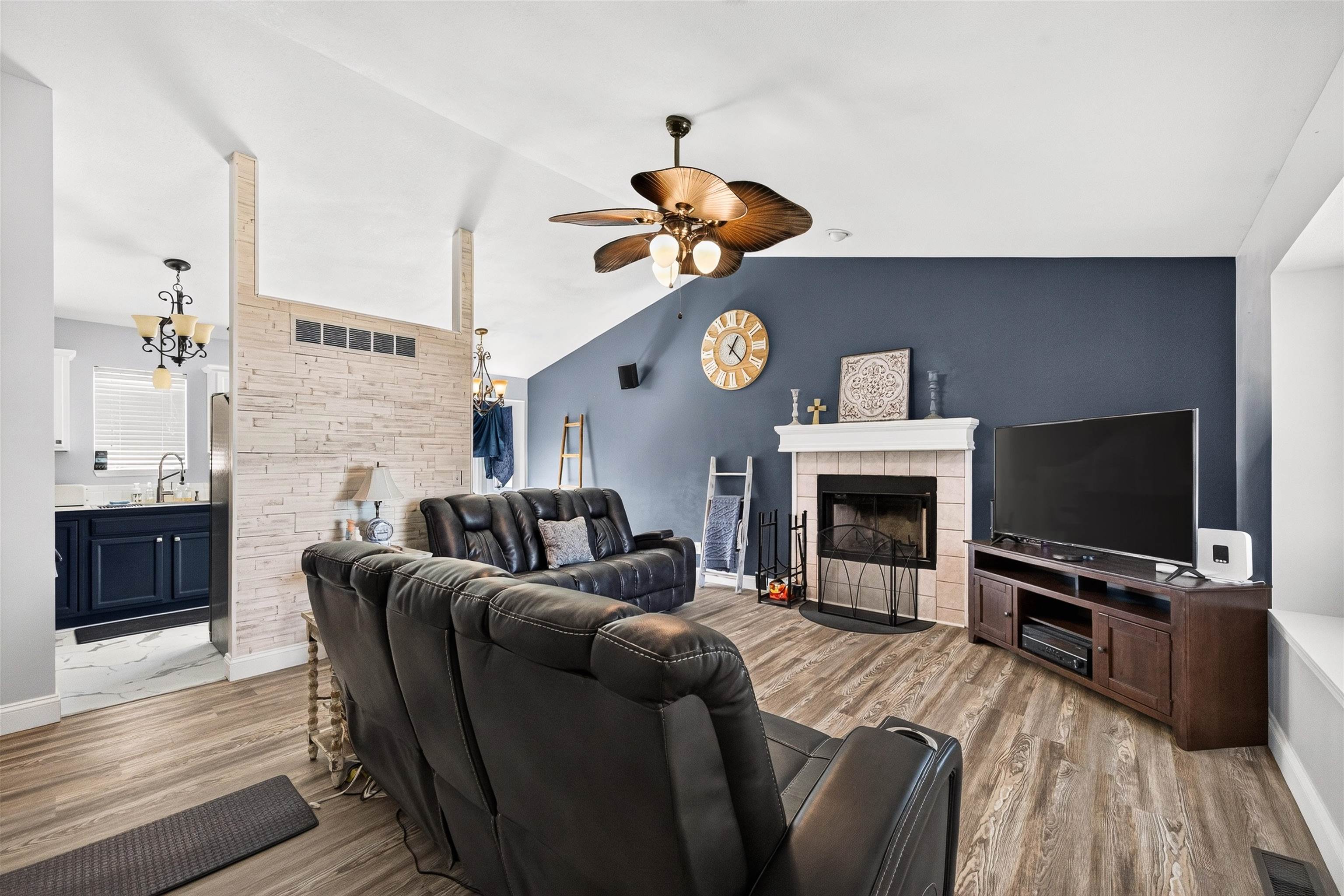 1313 E Lonna St Property Photo 4