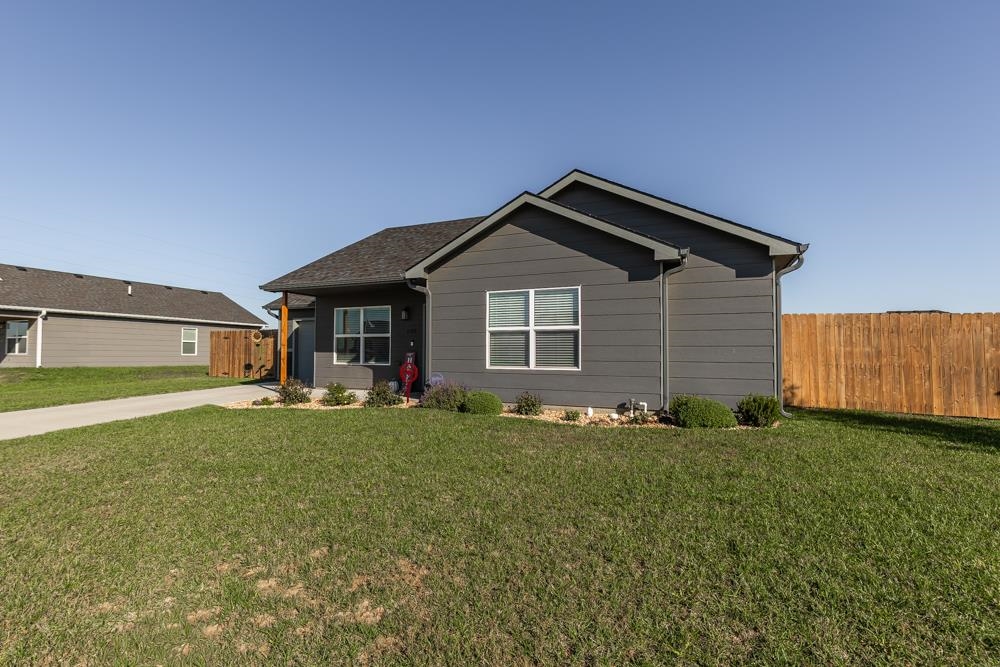 1109 Nautical Dr Property Photo 3