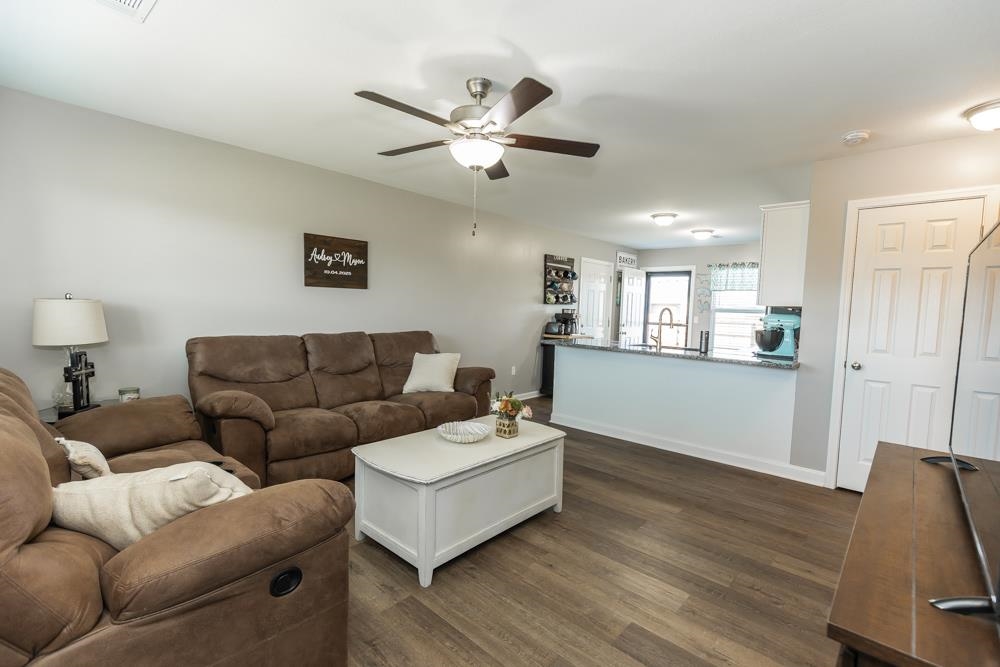 1109 Nautical Dr Property Photo 4