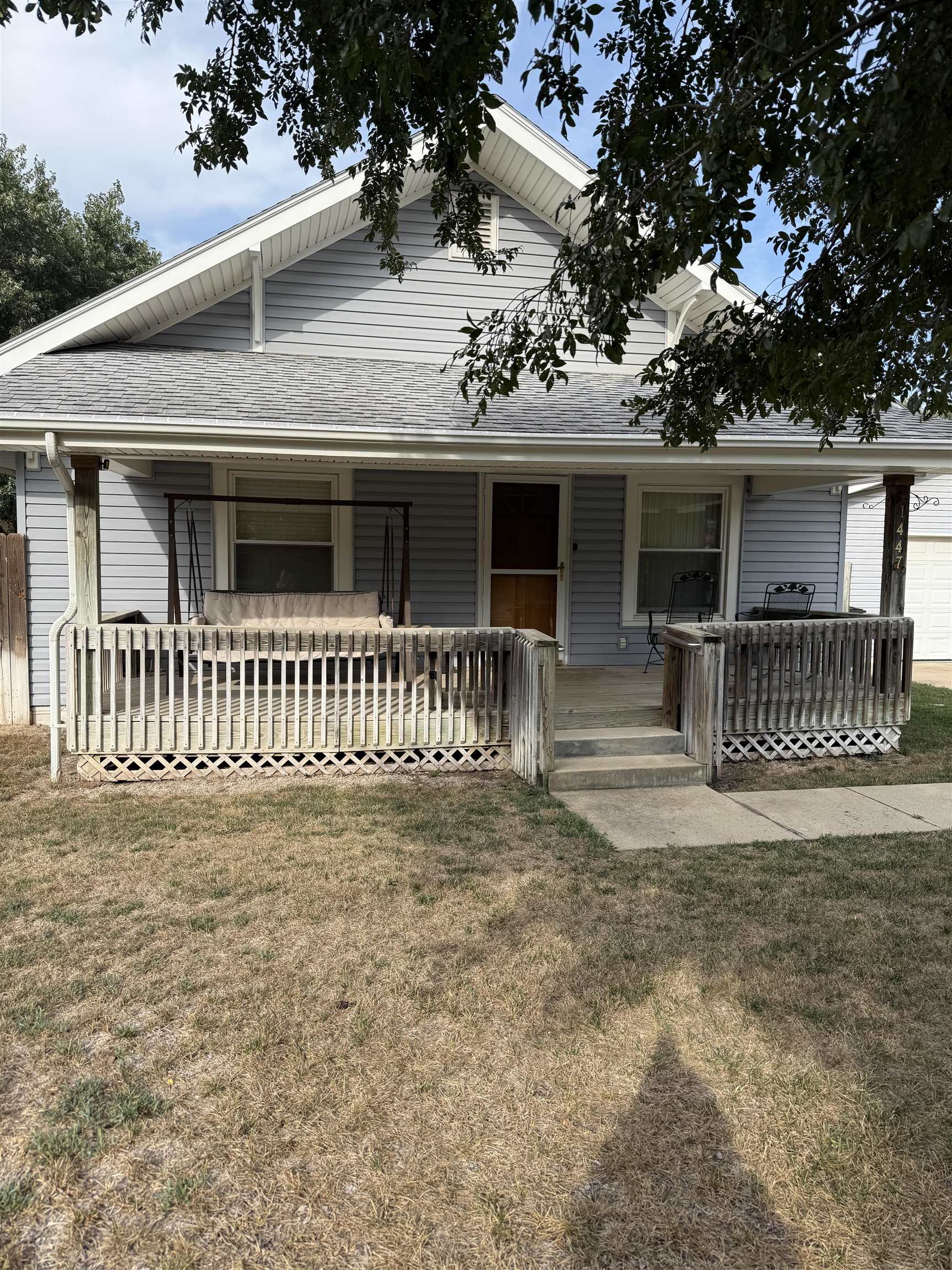 1447 N Custer Ln Property Photo 1